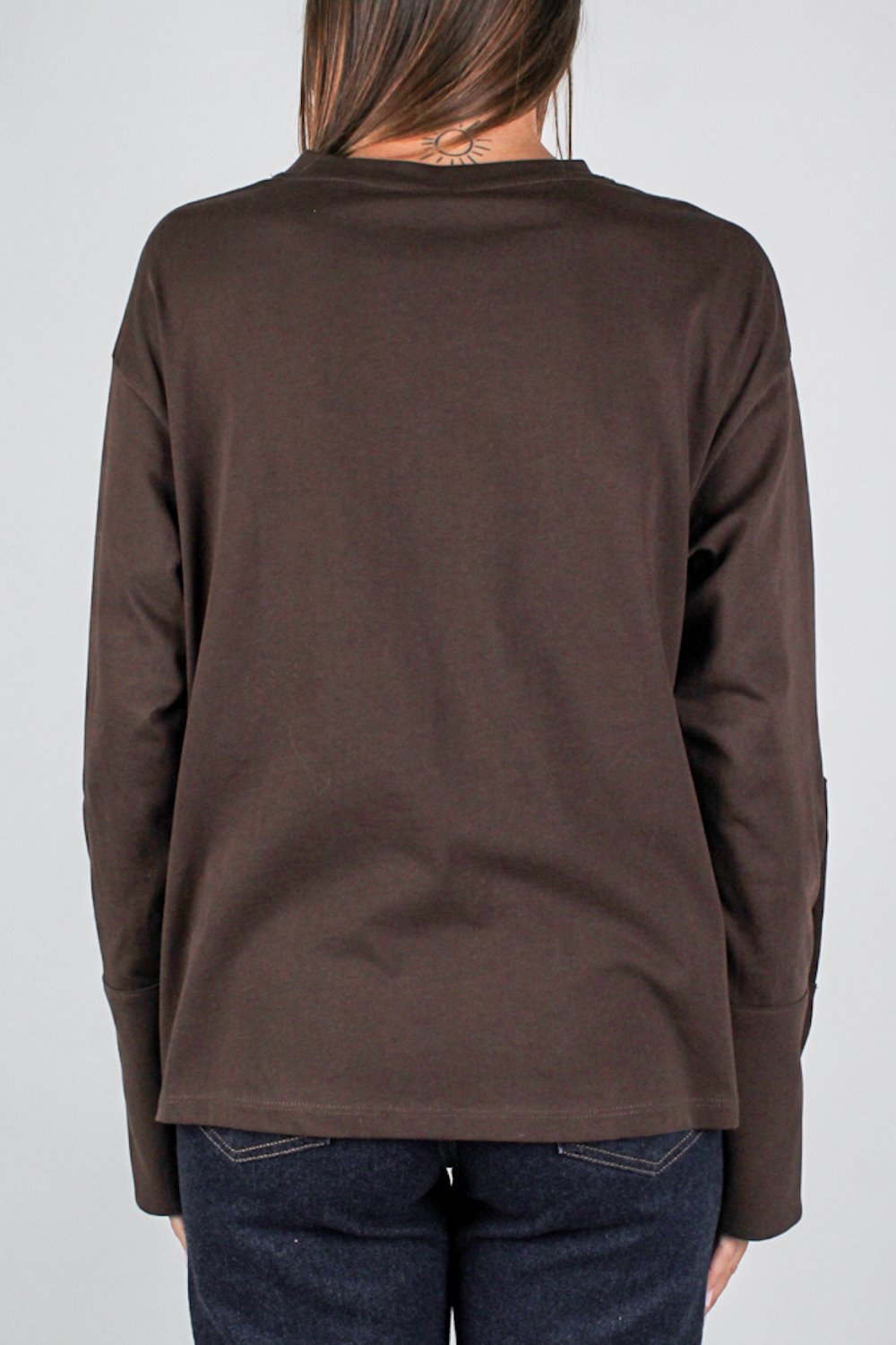 Tensione in - Shirt girocollo con polsino camicia ampio
