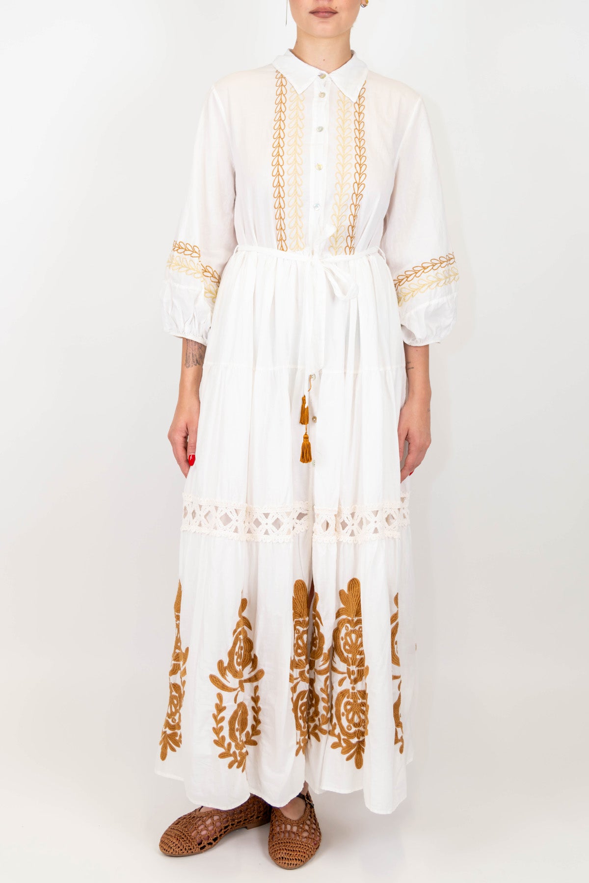 Tensione in - Chemisier con ricami in crochet a cosntrasto e manica tre quarti