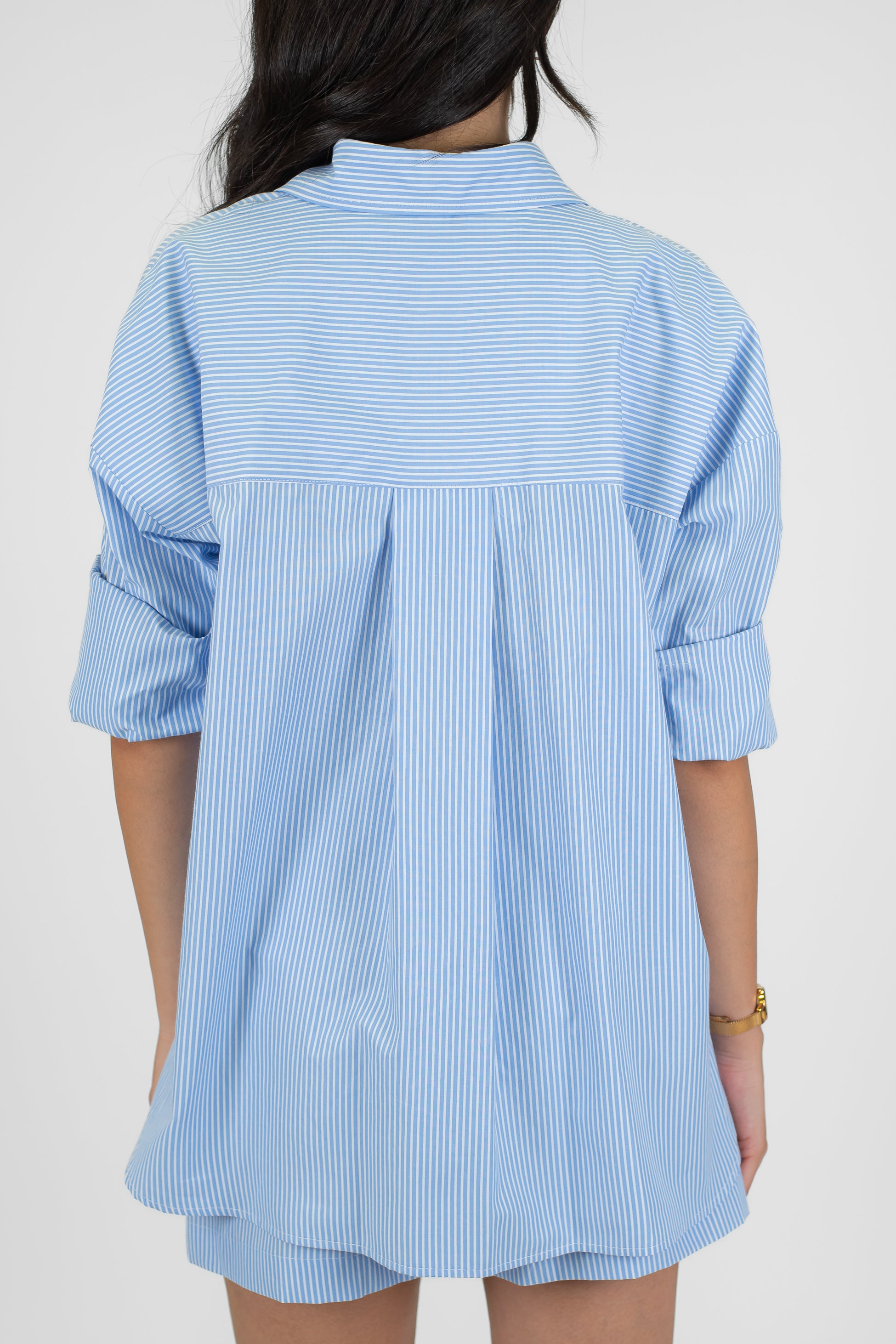 Tensione in - Coordinato camicia e shorts fantasia righe strette con coulisse