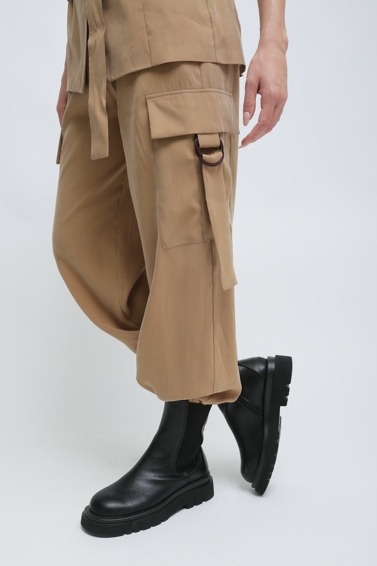 Maryley - Pantalone cargo in modal con elastico in vita e sul fondo