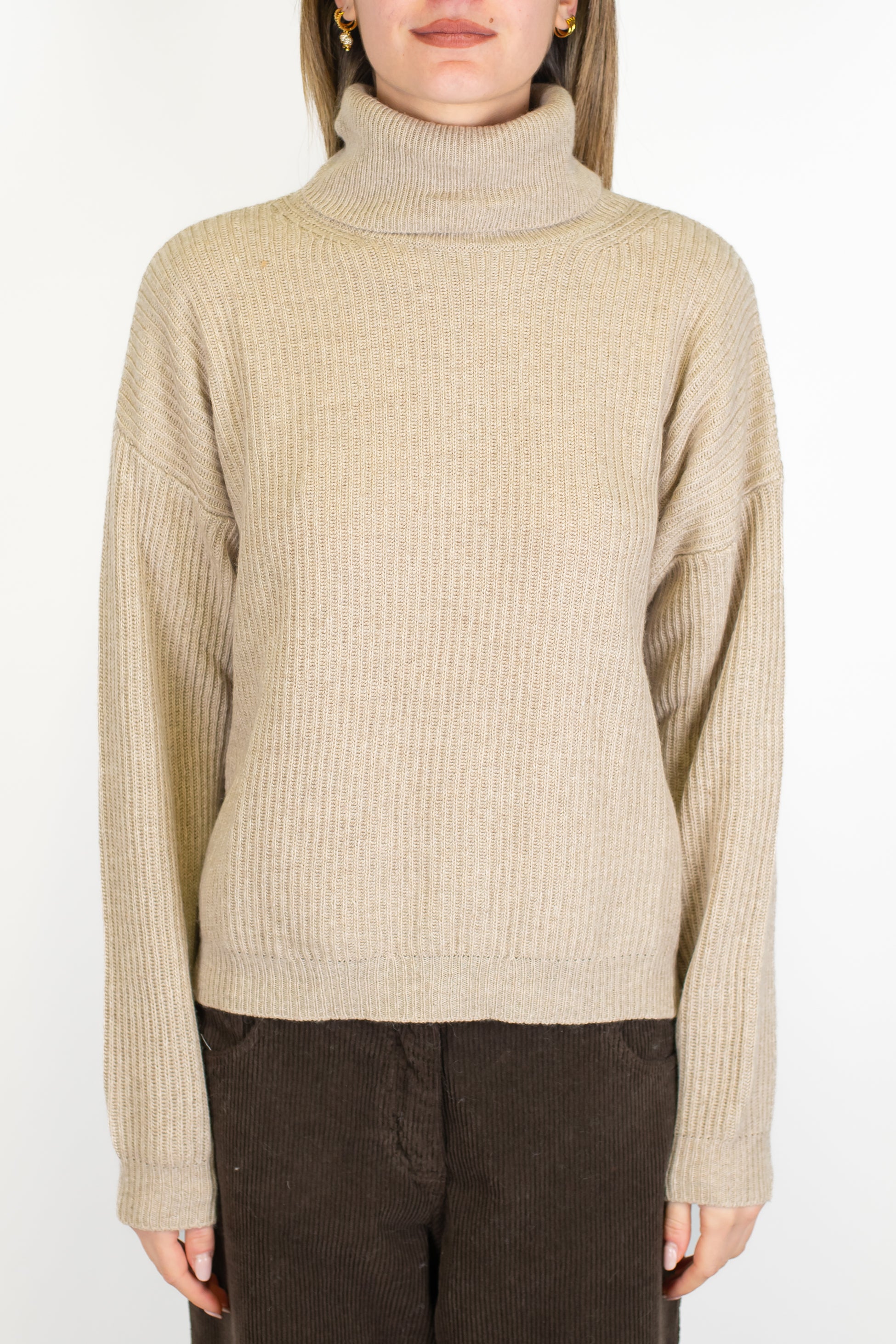 Tensione in - Dolcevita a costine in misto lana e cashmere