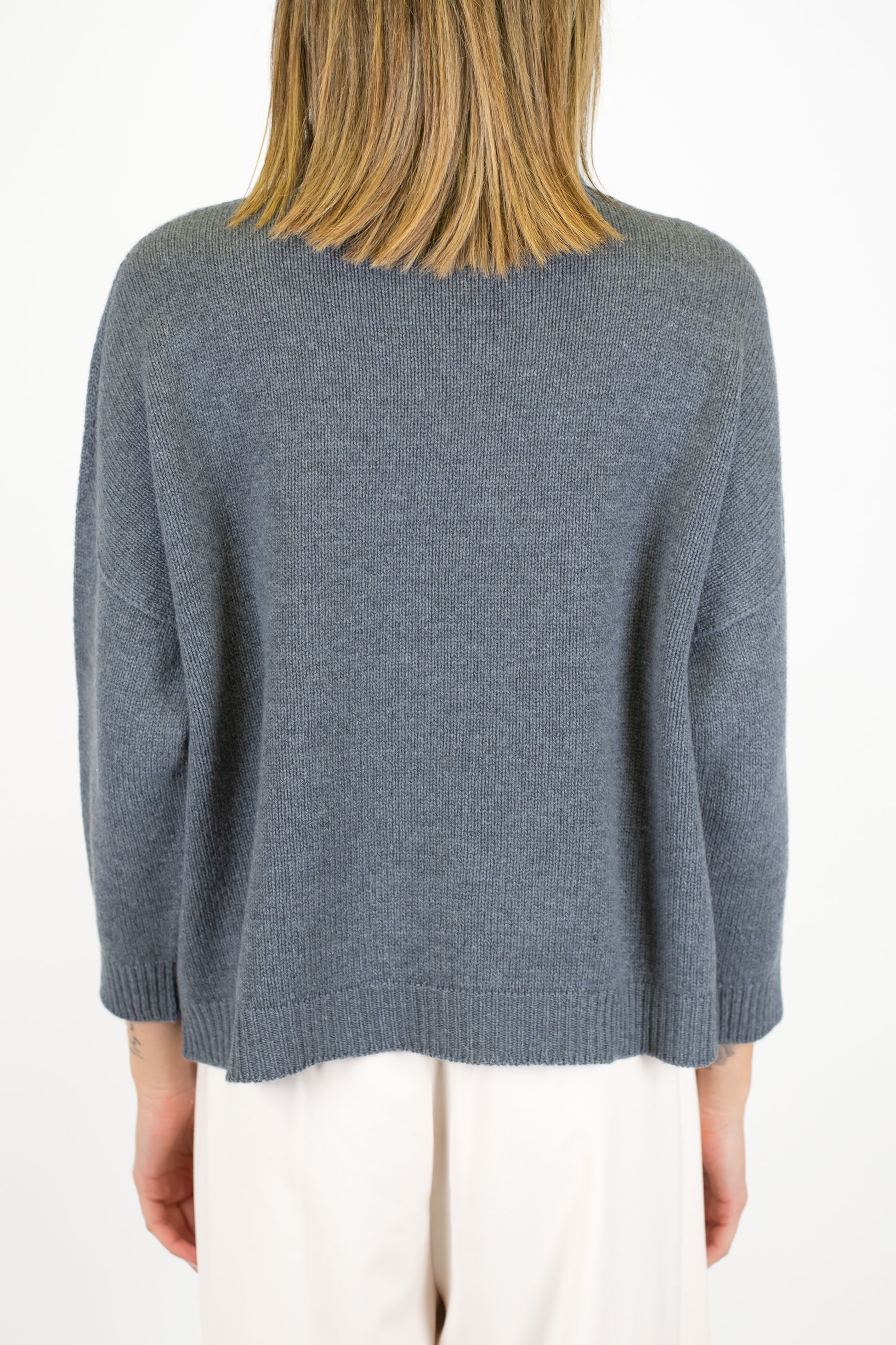 Tensione in - Lupetto a scatola in misto lana vergine e cashmere