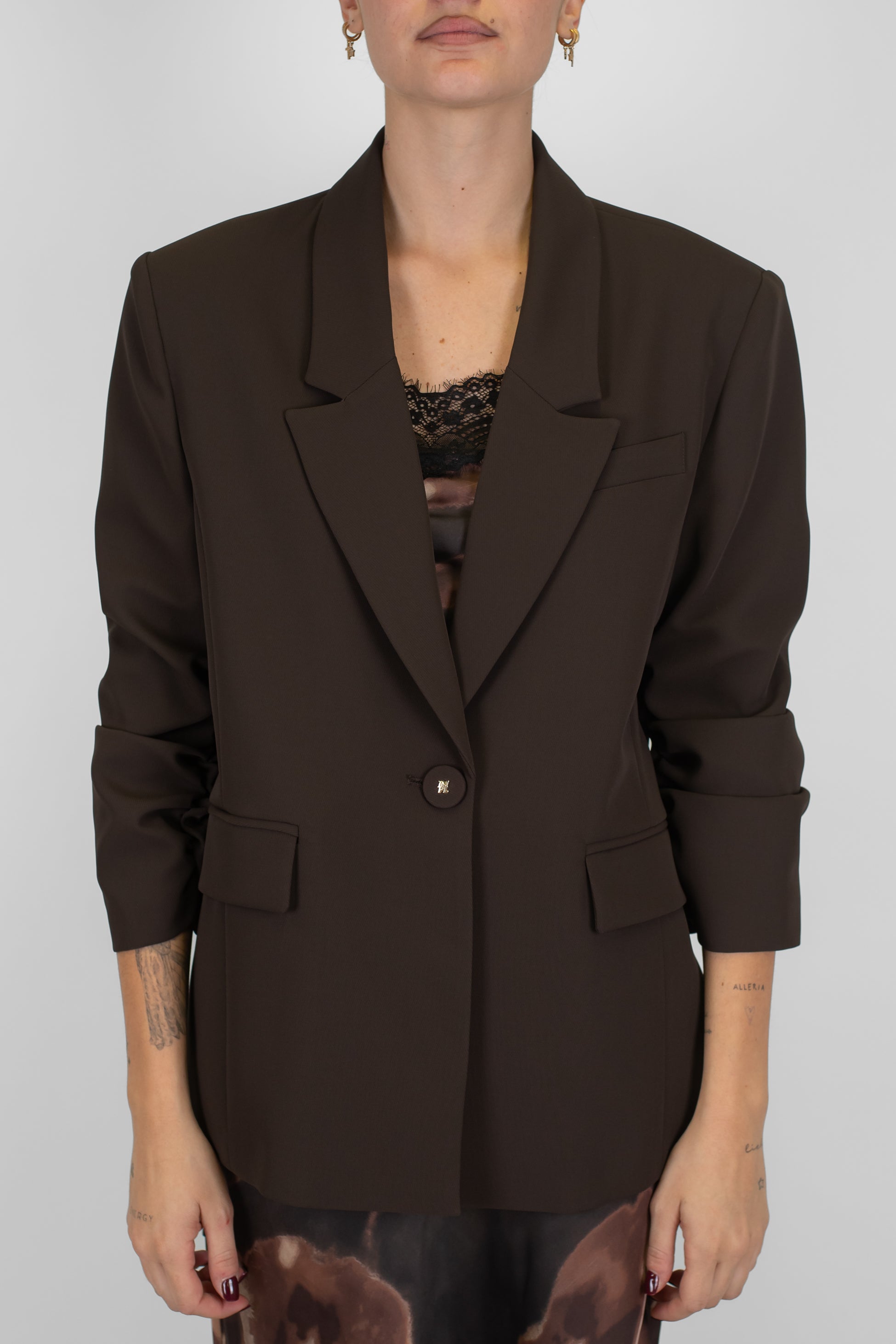 Imperial - Giacca monopetto in tessuto fluido con spalline e maniche arricciate