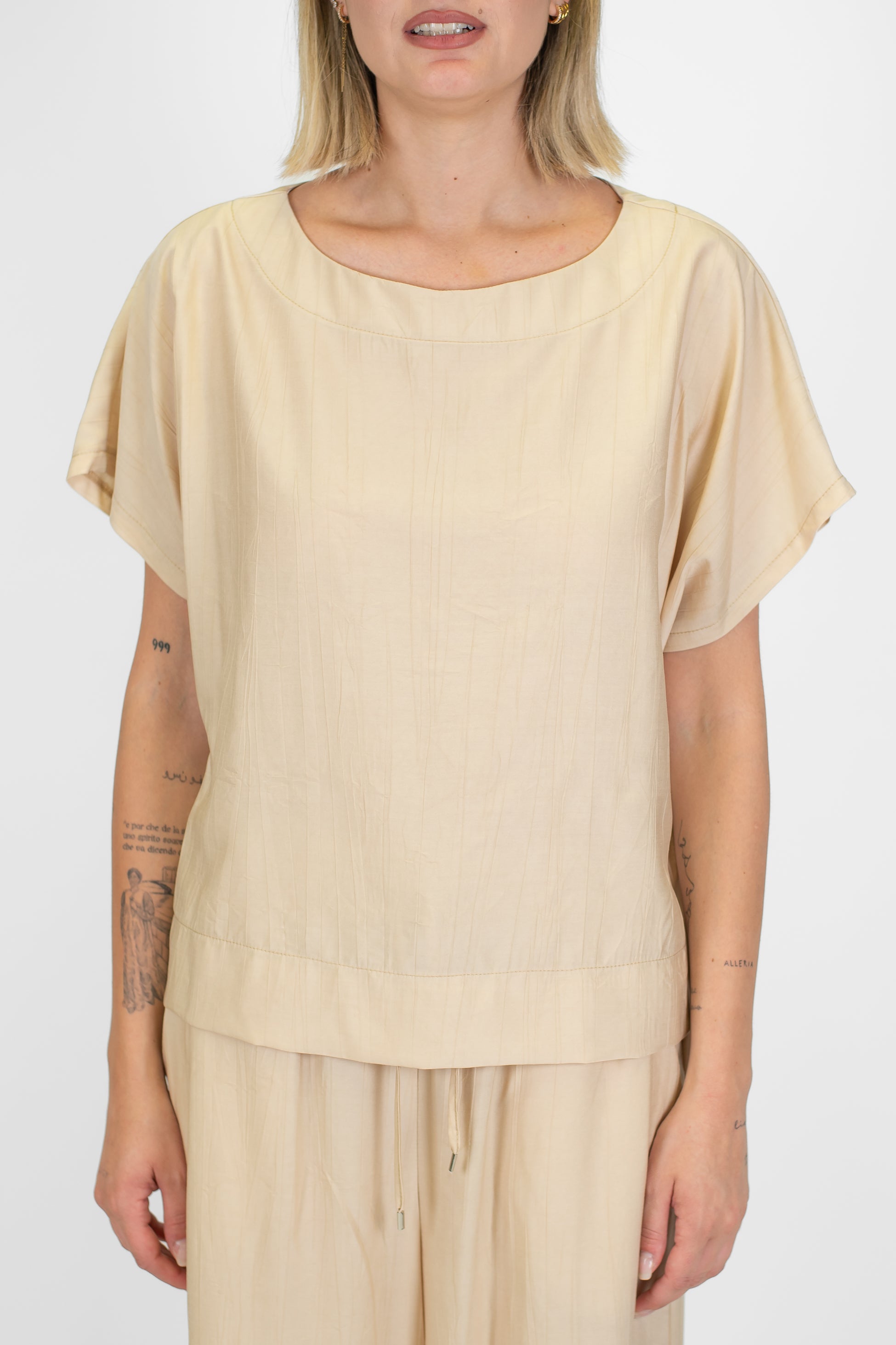 Tensione in - Coordinato t-shirt e pantalone palazzo con coulisse in viscosa leggera