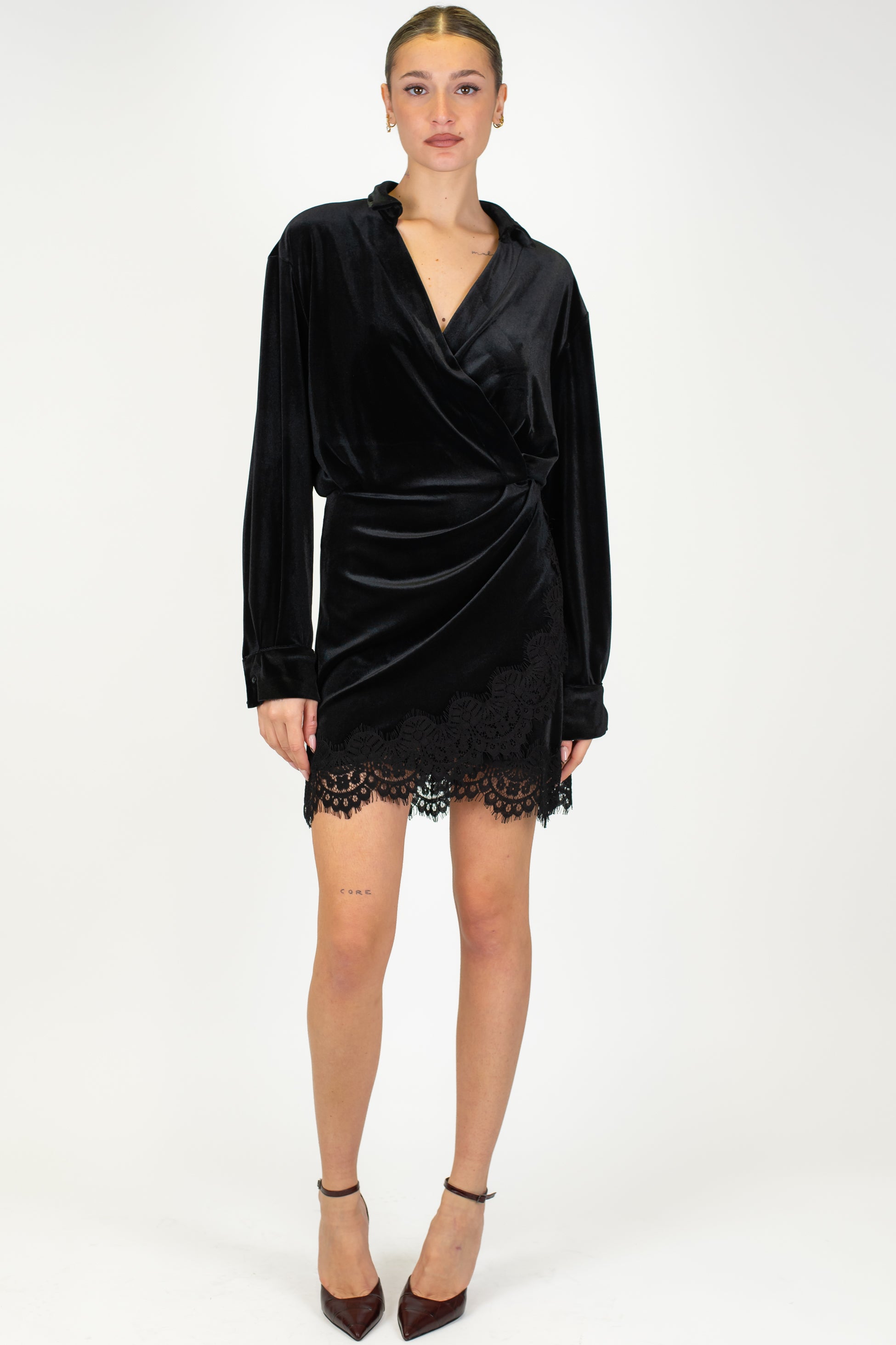 Tensione in - Abito corto in ciniglia con inserti in pizzo