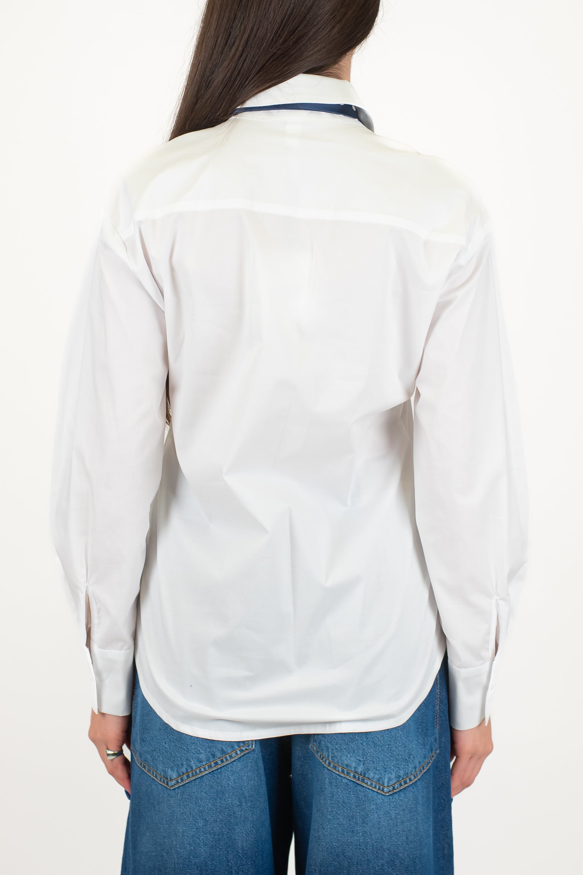 Tensione in - Camicia con cravatta a contrasto fantasia pois