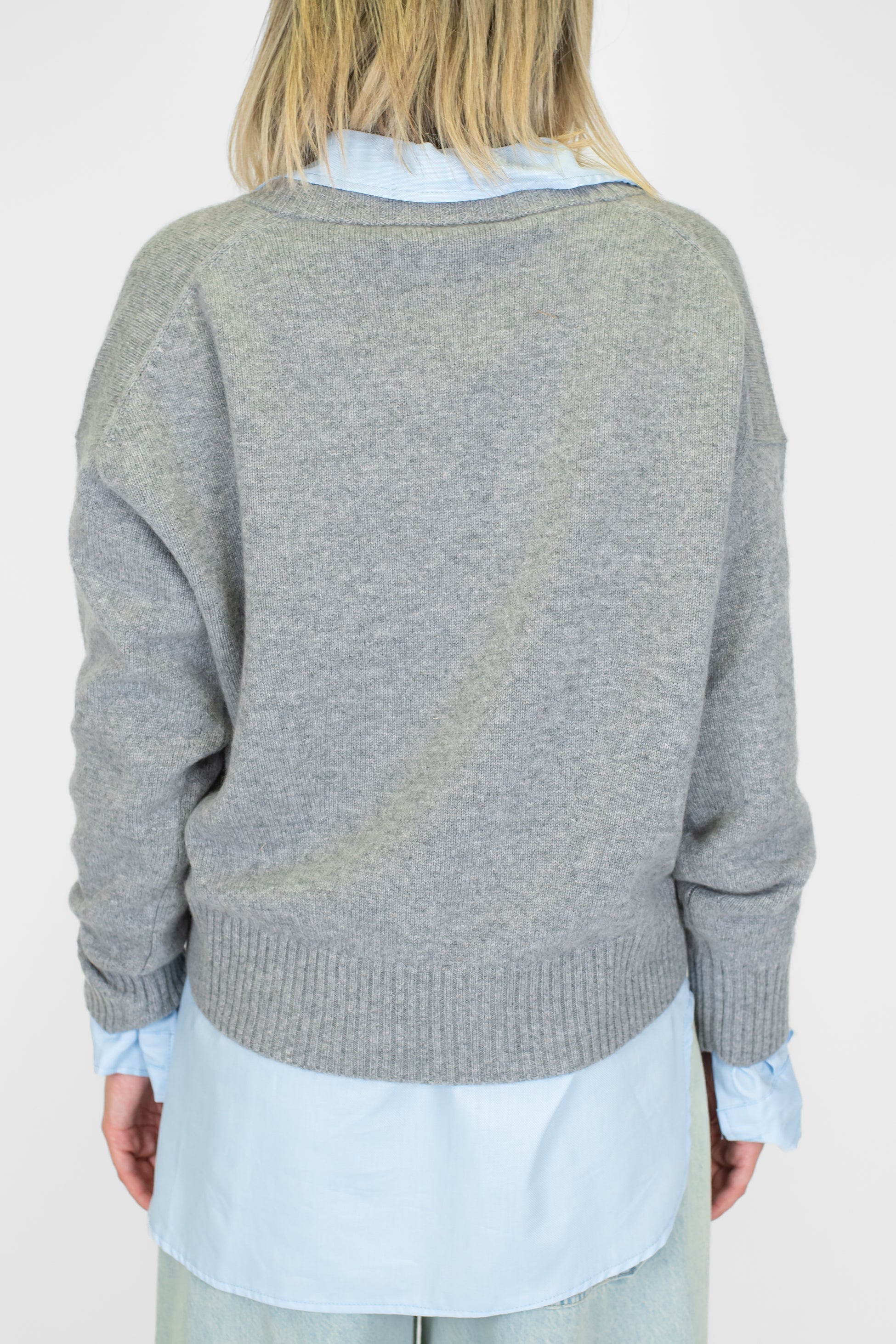 Tensione in - Maglia scollo a V in puro cashmere