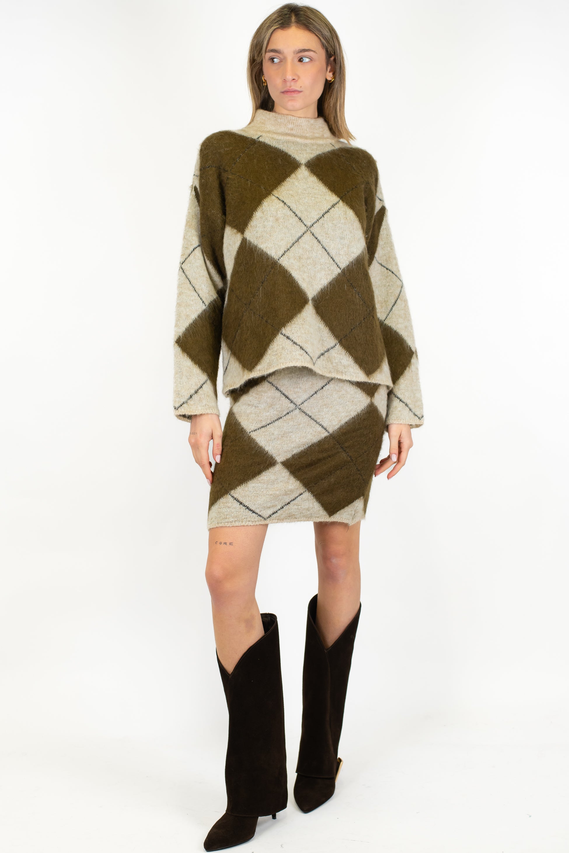 Tensione in - Coordinato in lana mohair con dolcevita e minigonna