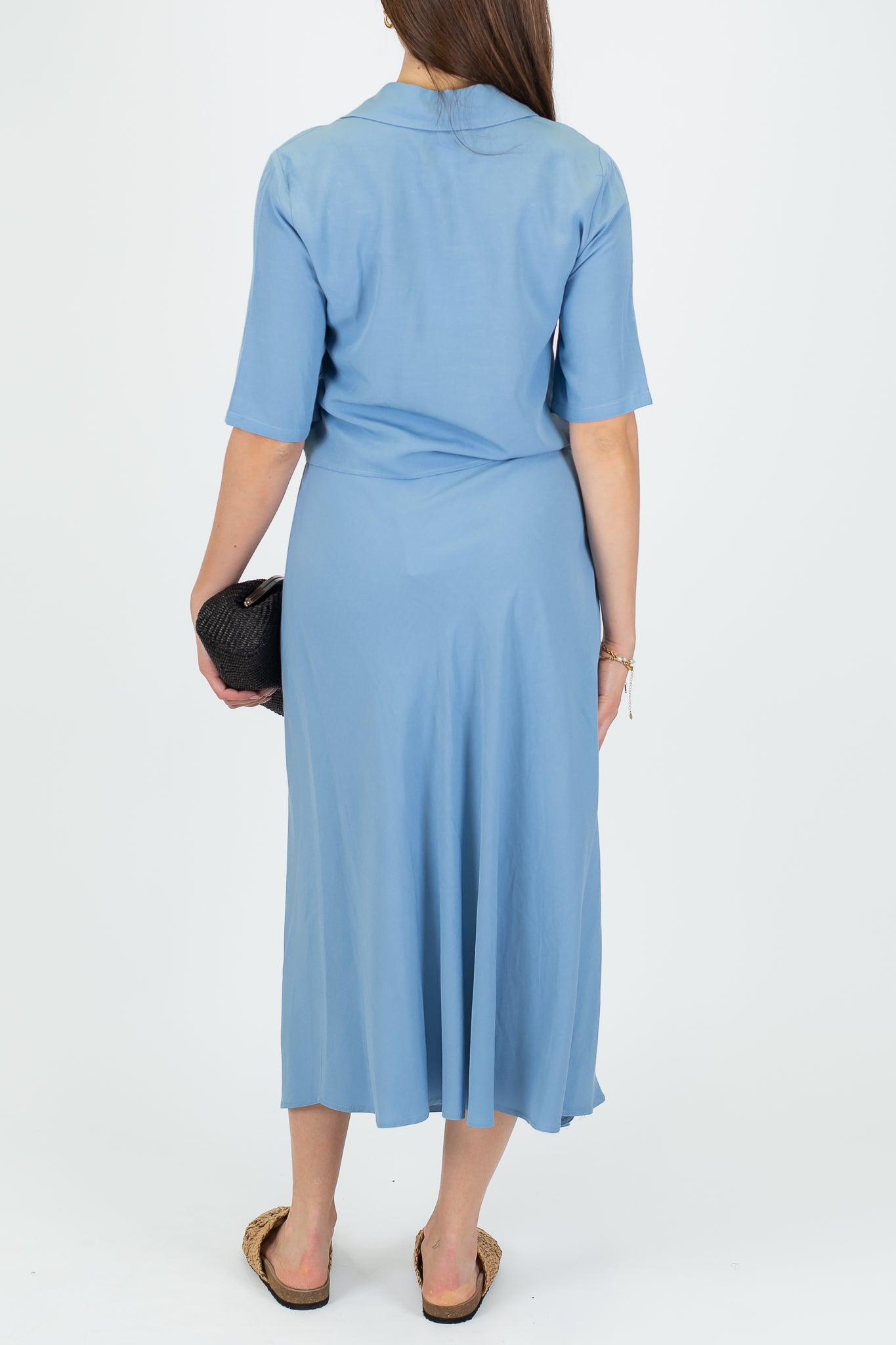 Tensione in - Coordinato in misto viscosa e lino con camicia crop mezzamanica e gonna con elastico in vita