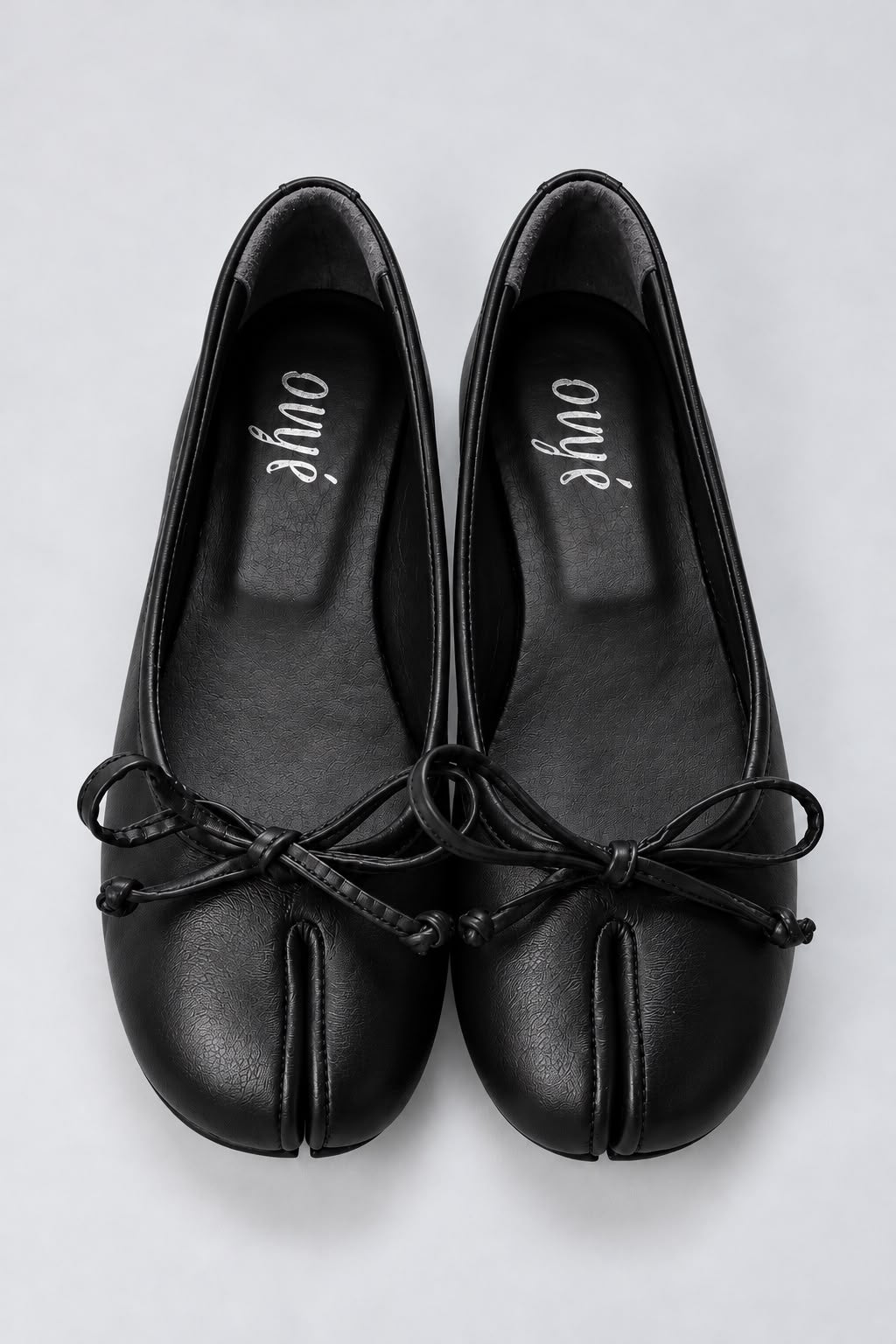 Ovyé - Ballerina in pelle infradito con fiocco