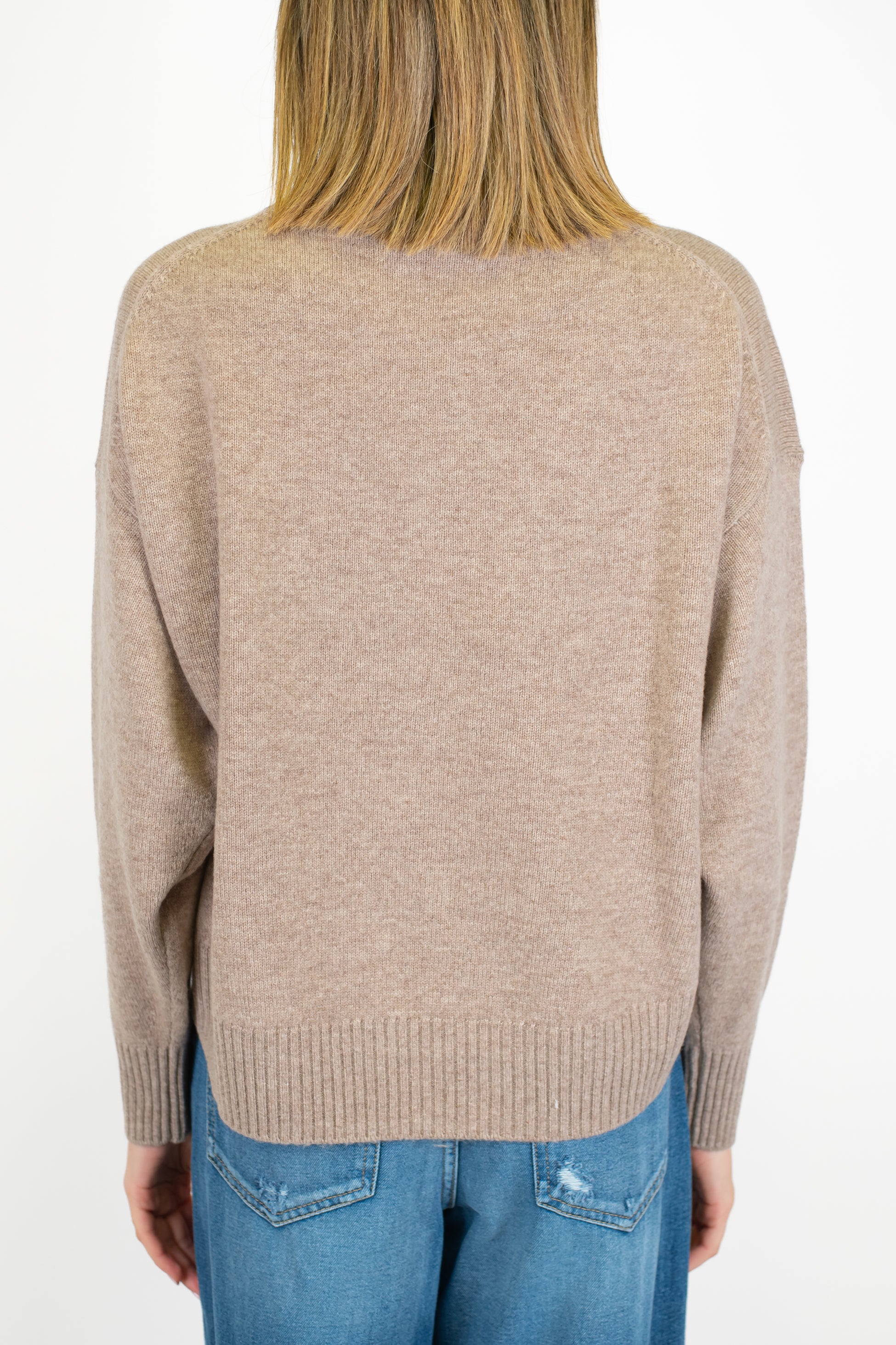 Tensione in - Maglia girocollo a scatola in 100% lana