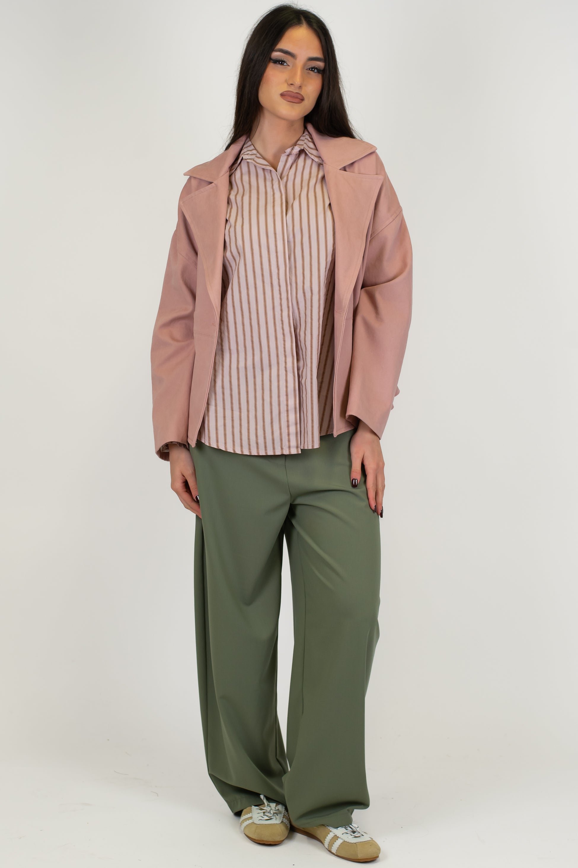 Tensione in - Giubbino in cotone sfiancato con elastico dietro