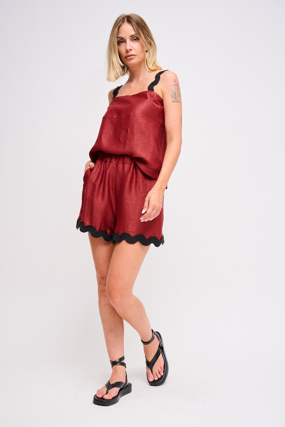 Maryley - Coordinato top e short in lino con profilo a contrasto