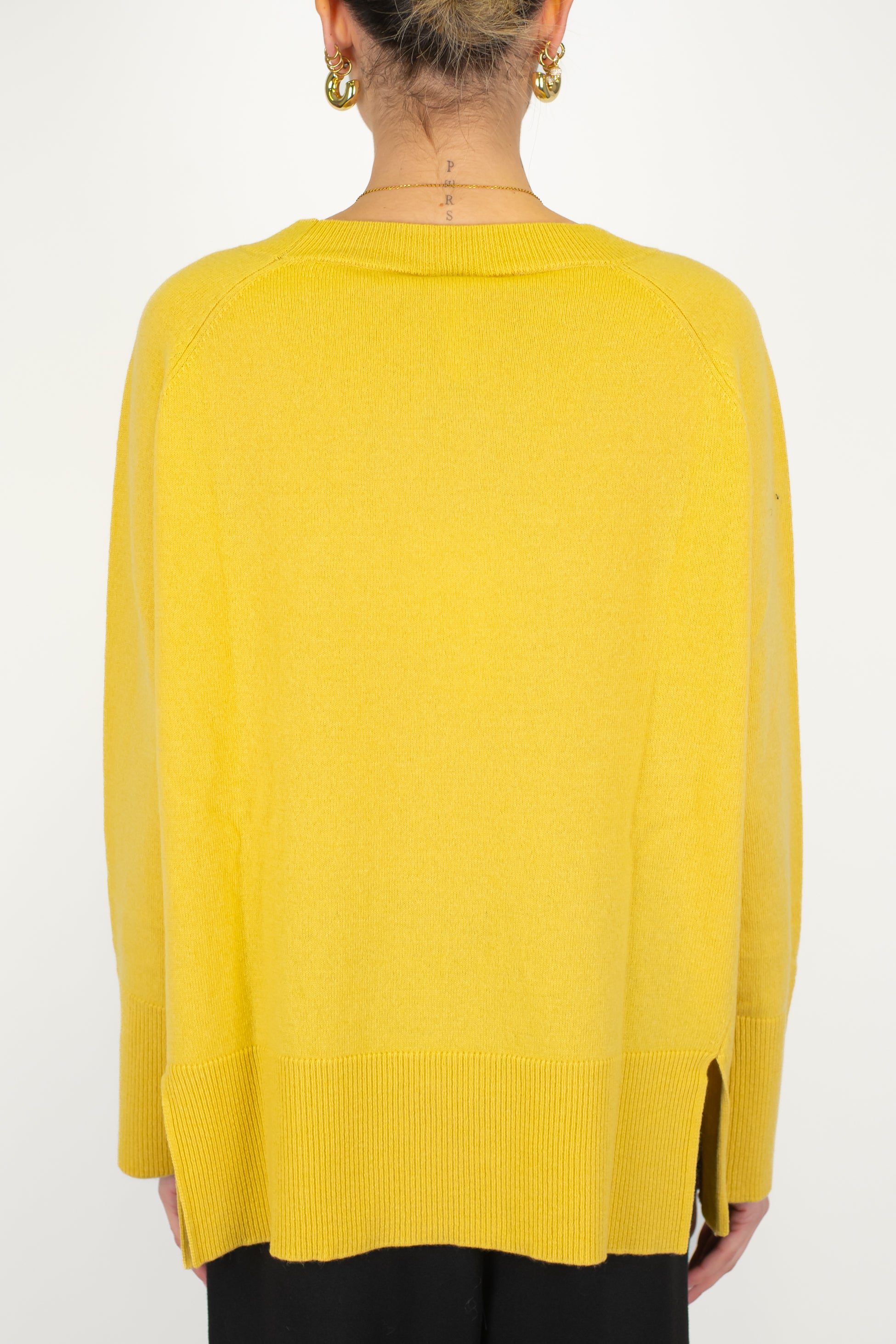 Tensione in - Maglia over in pura lana con spacchetti laterali