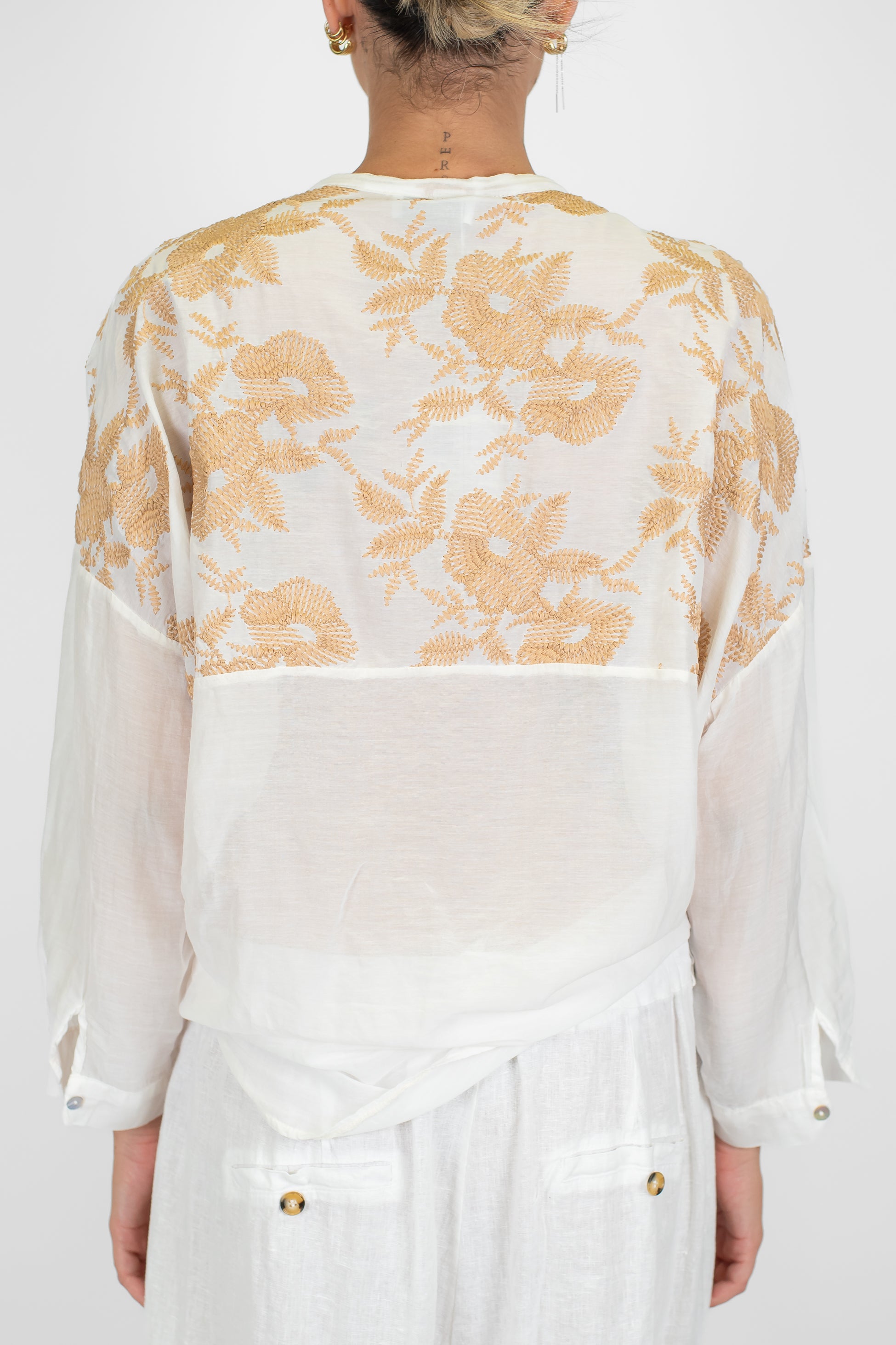 Motel - Camicia in misto seta con ricami a contrasto e collo coreano