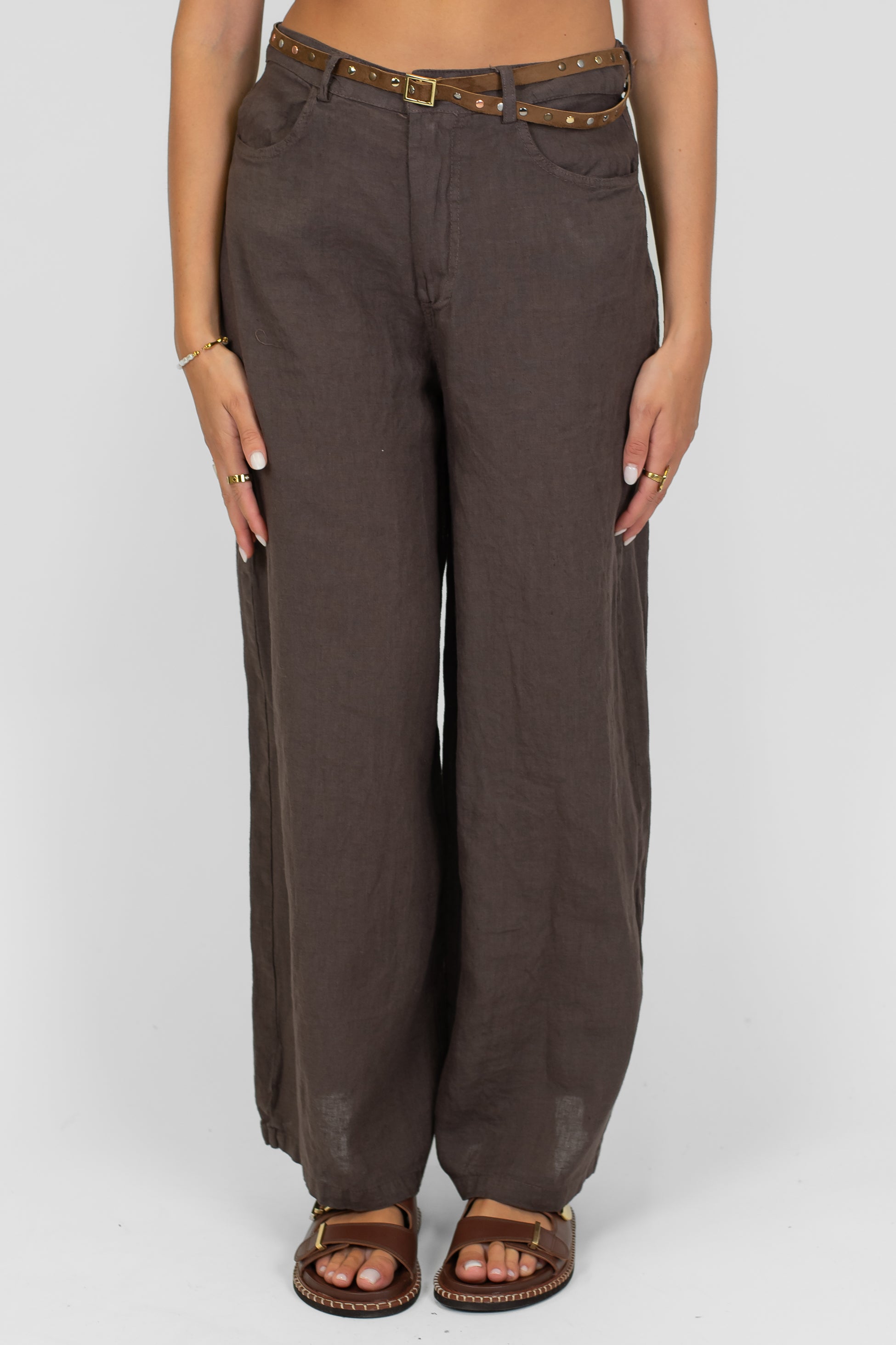 Tensione in - Pantalone palazzo modello Giusi in puro lino con tascono sul retro