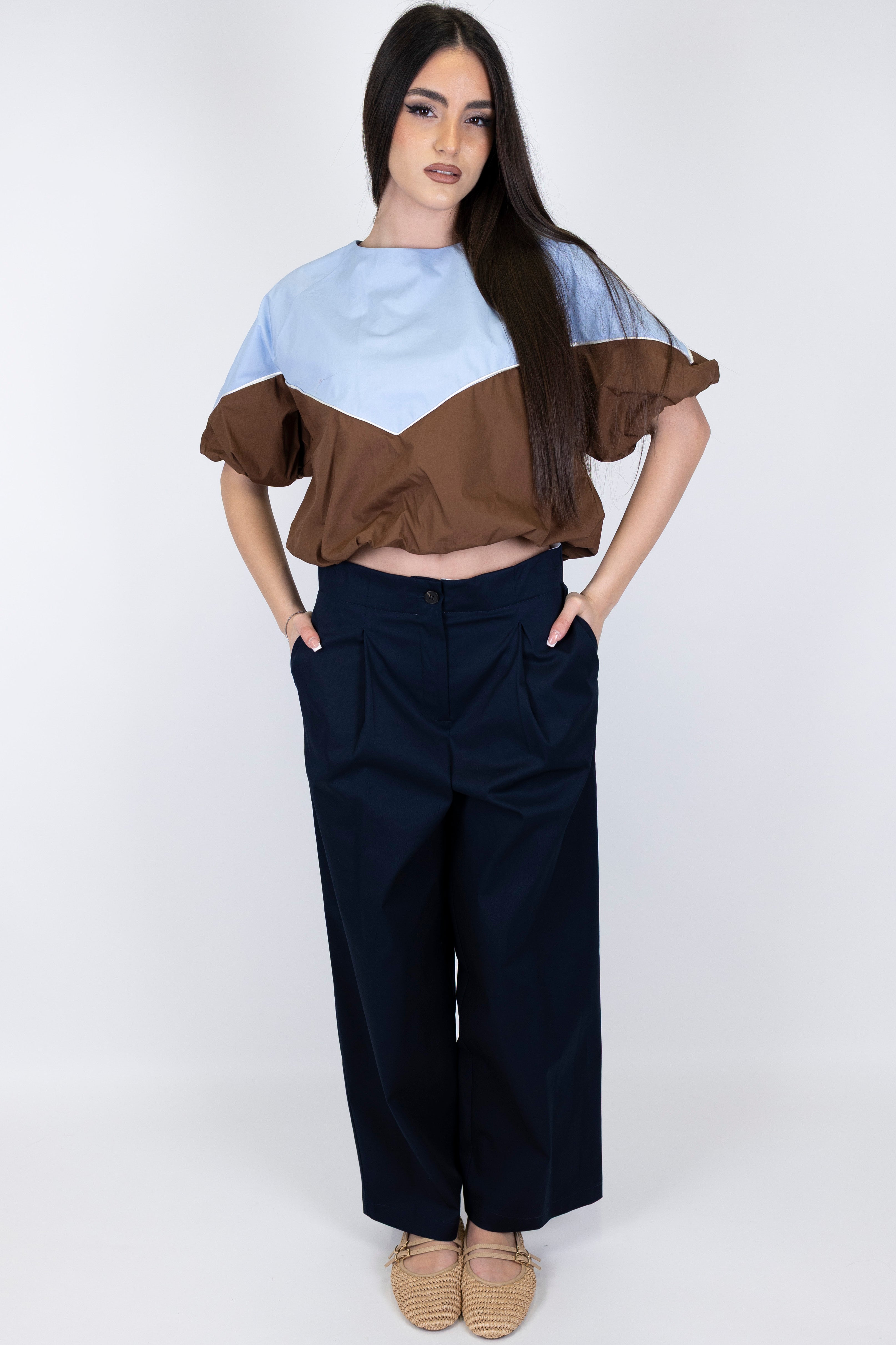 Tensione in - Pantalone regular a gamba ampia in cotone con pinces