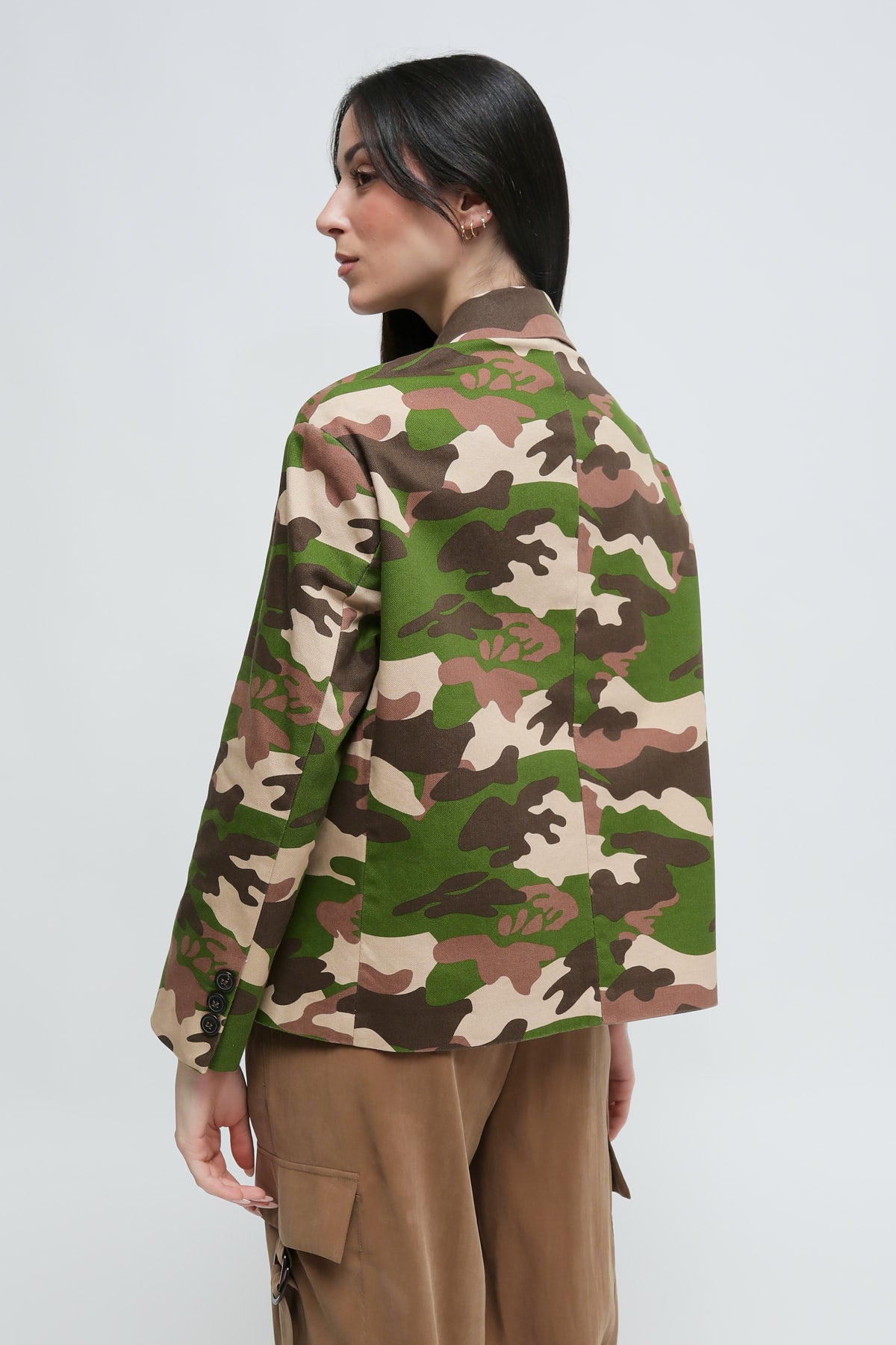 Maryley - Giacca doppiopetto in cotone camouflage con spille