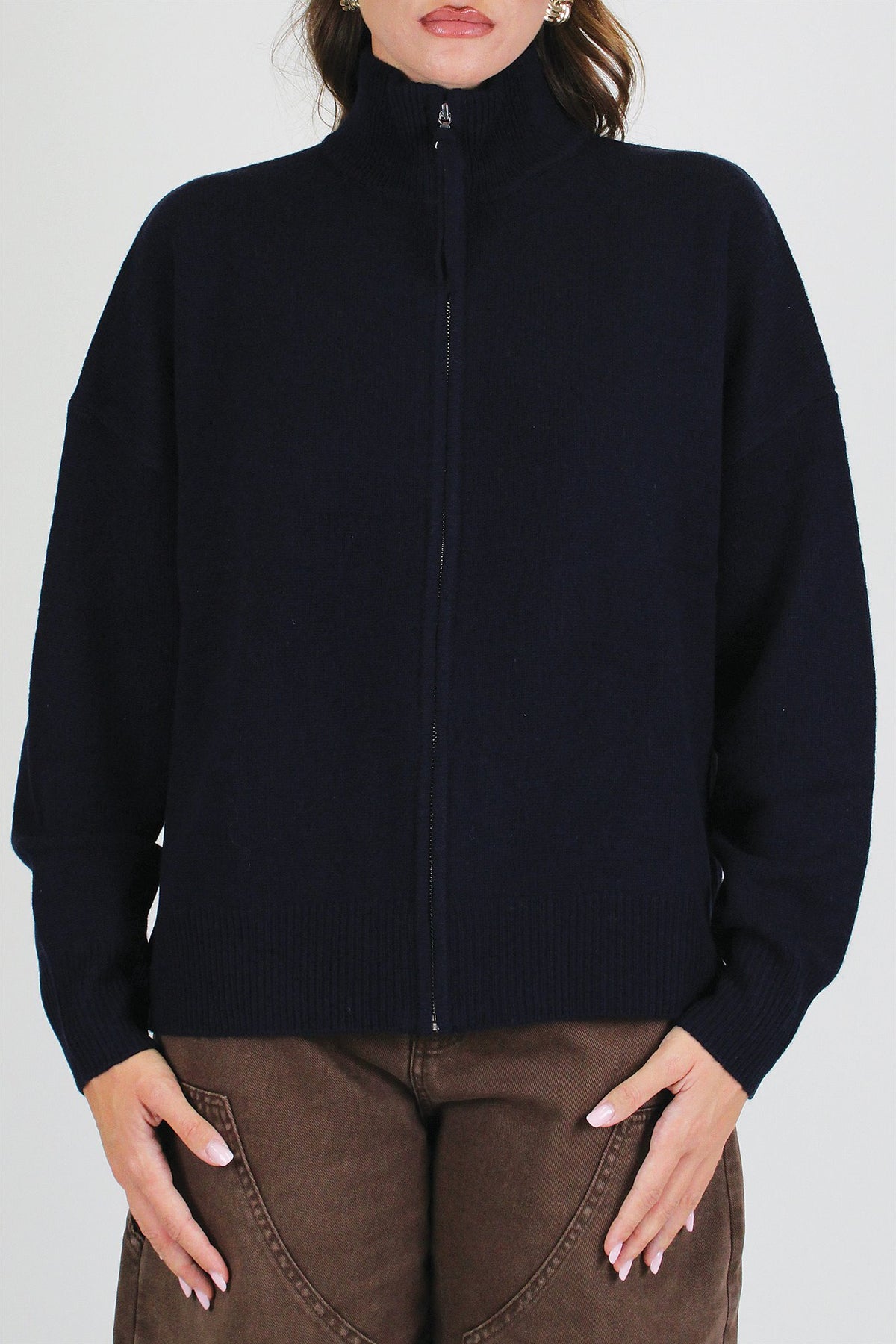 Tensione in - Cardigan in pura lana con collo alto e chiusura zip