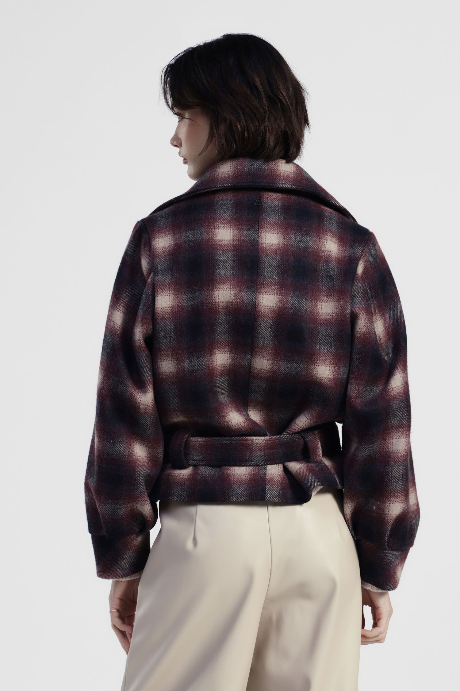 Dixie- Giacca crop doppiopetto con spille sul rever