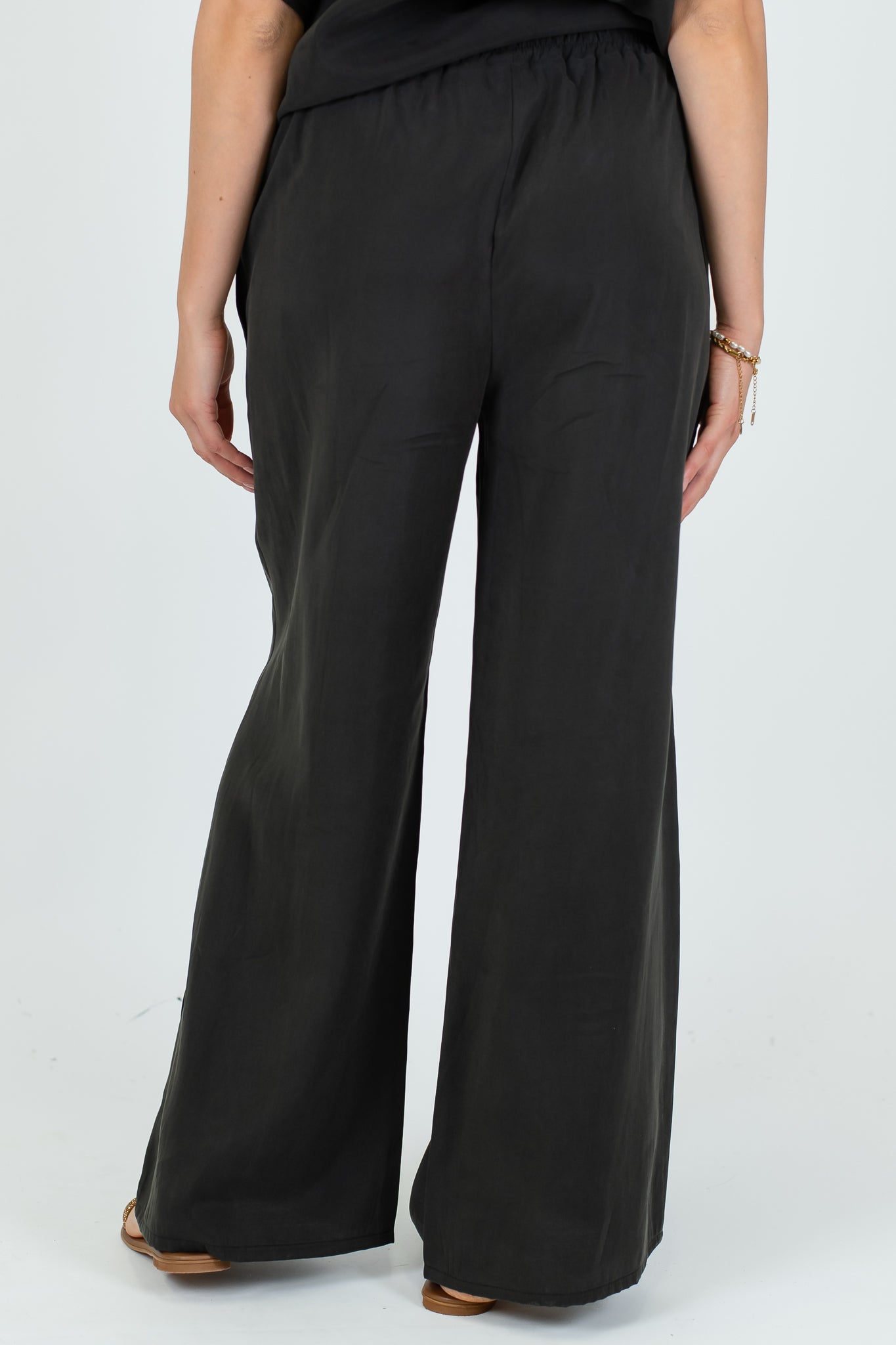 Haveone - Coordinato blusa scollo V e pantalone palazzo in cupro