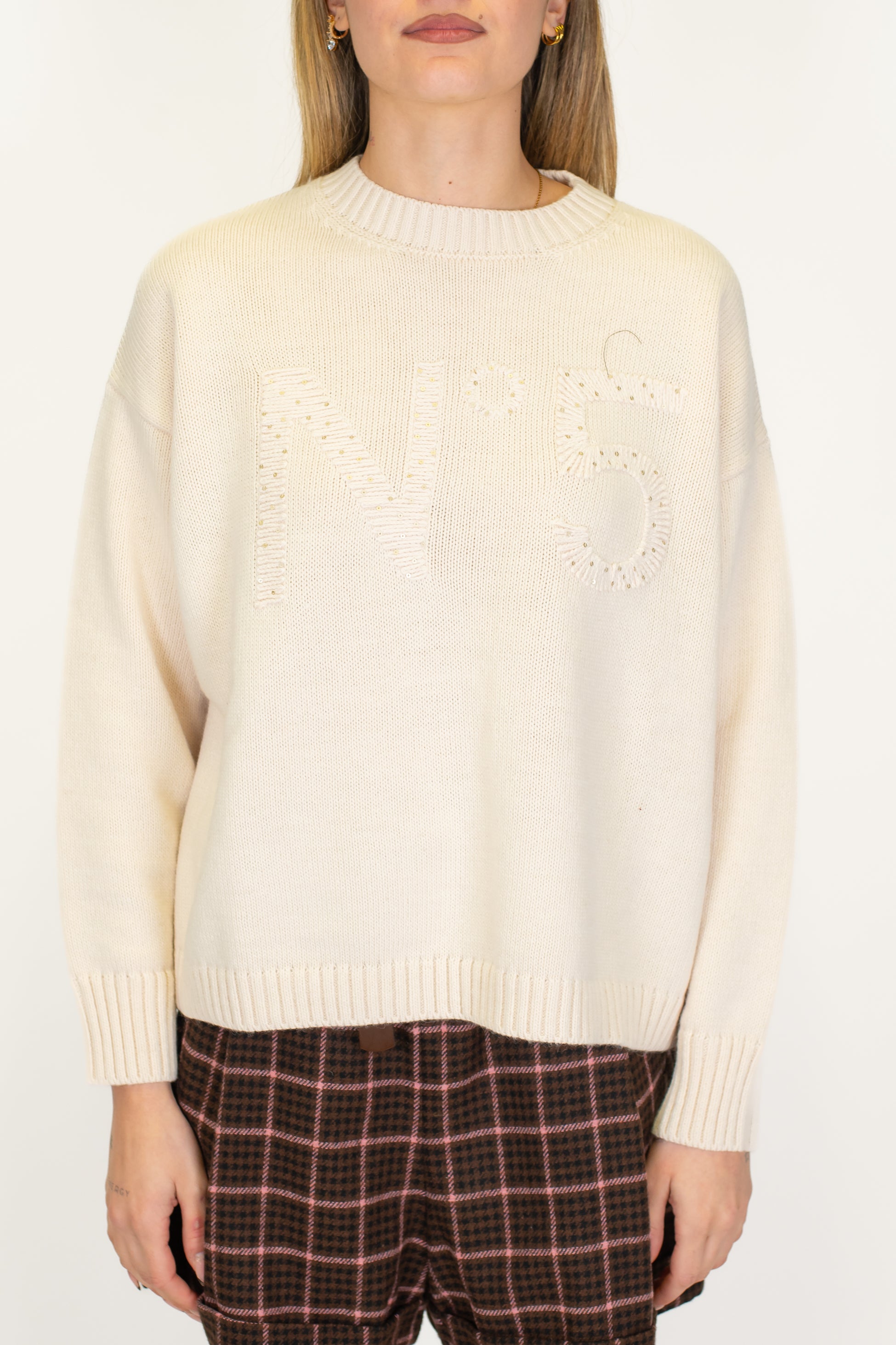 Tensione in -Maglia girocollo in misto lana con ricamo N°5