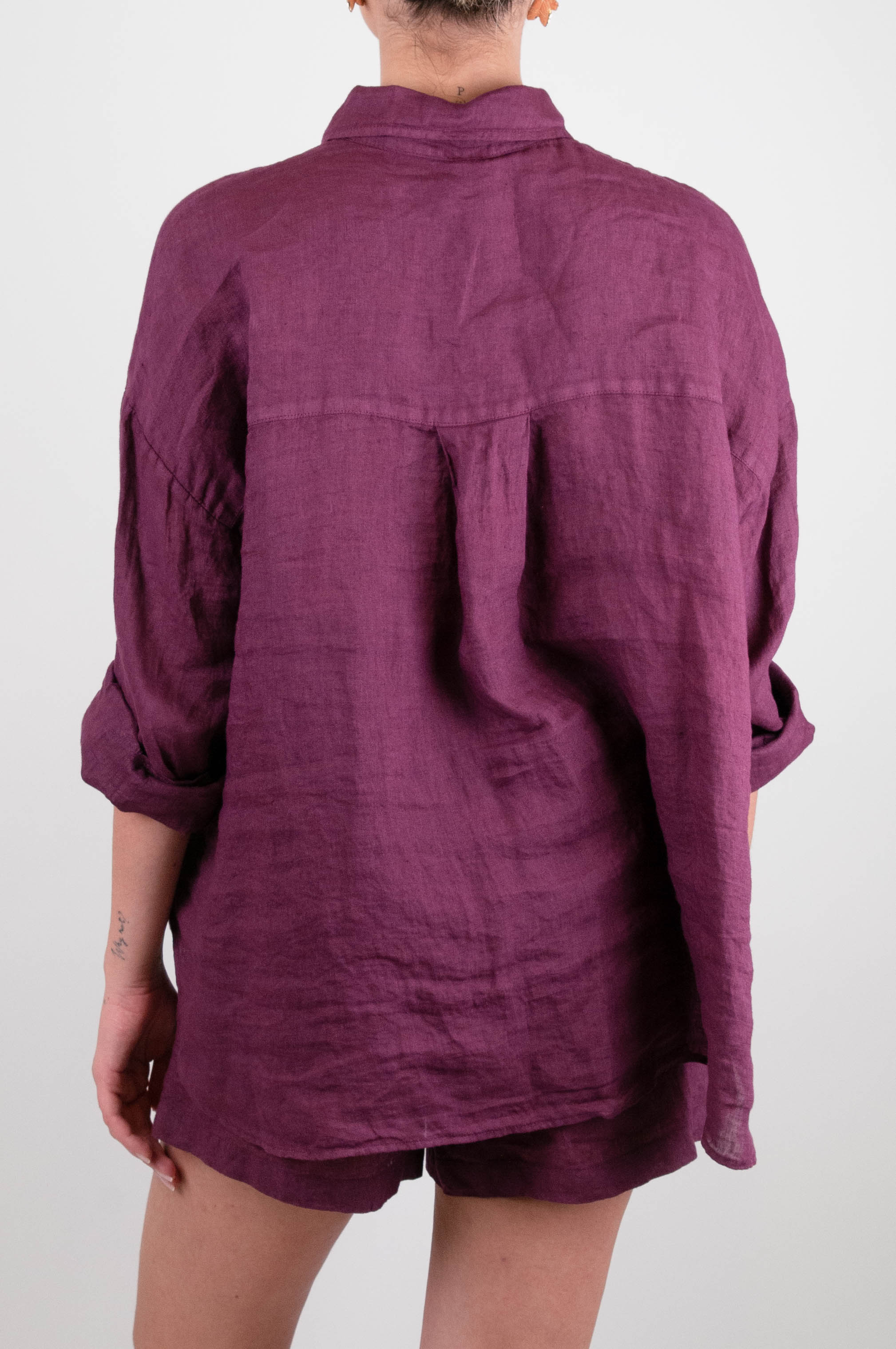 Tensione in - Camicia tinta unita in puro lino