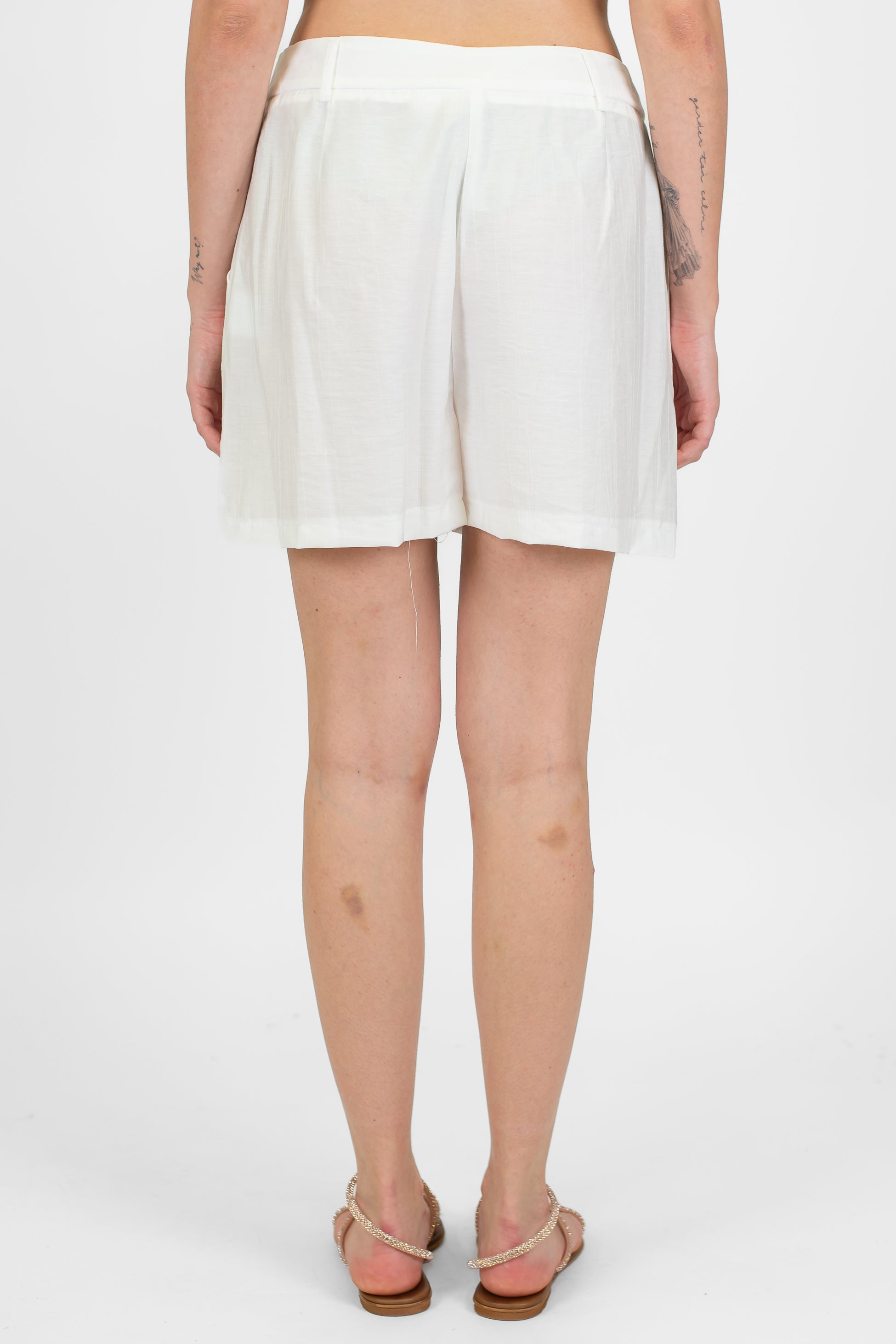 Tensione in - Coordinato in viscosa leggera con giacca crop sfoderata mezzamanica e bermuda