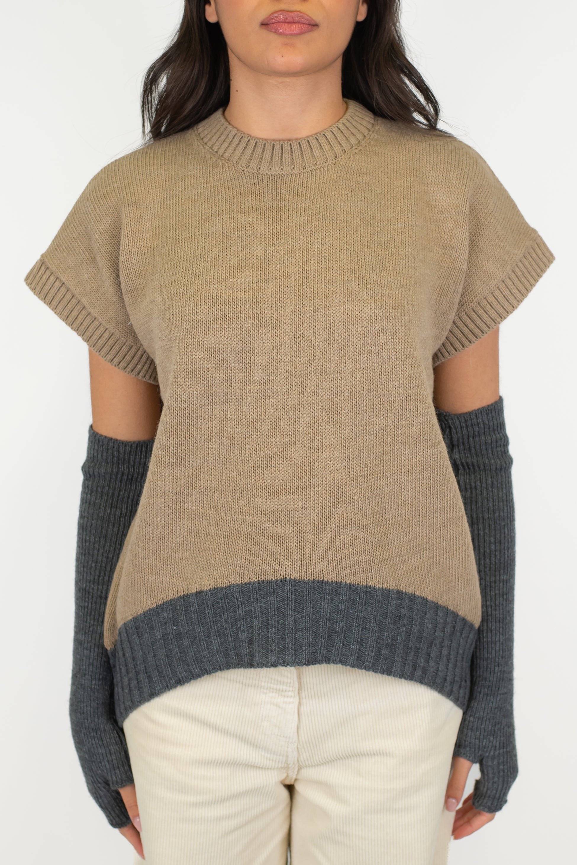 Tensione in - Maglia in misto lana con fondo e manicotti a contrasto