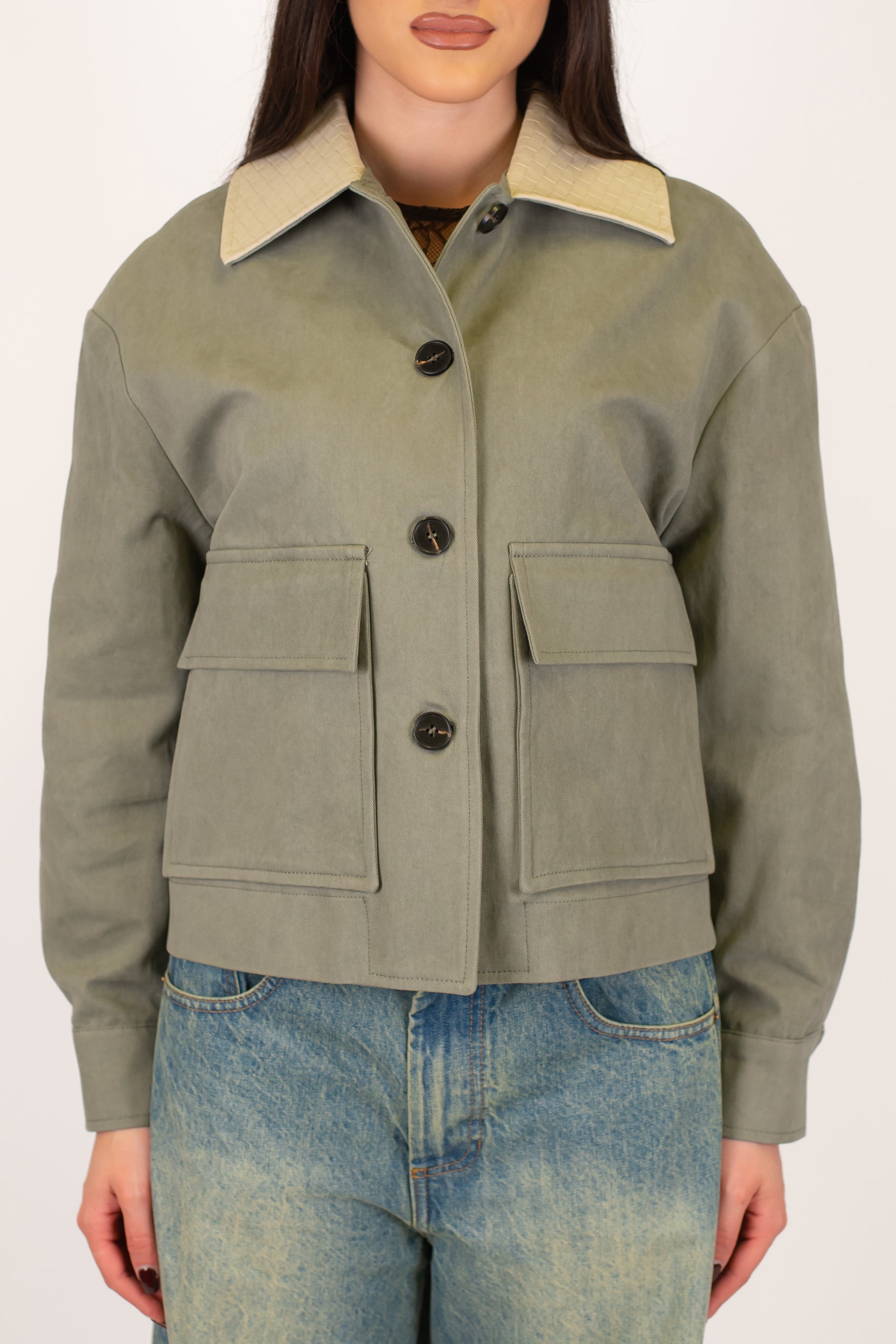 Tensione in - Giubbino in denim colorato con colletto in ecopelle