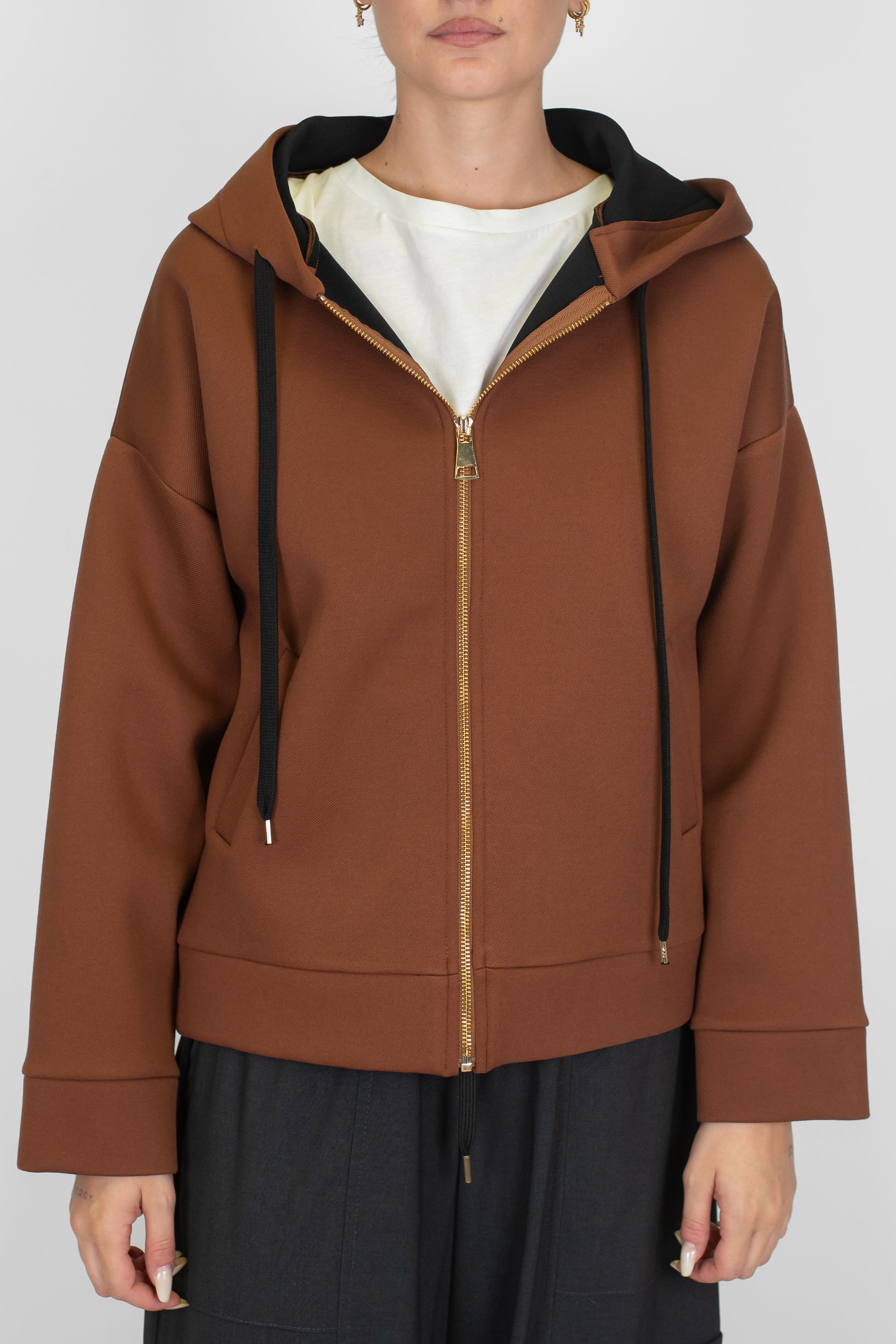 Tensione in - Felpa in neoprene con cappuccio e chiusura con zip