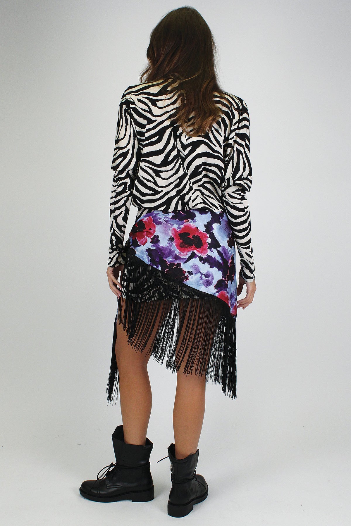 Tensione in - Pareo fantasia double face floreale-animalier con frange