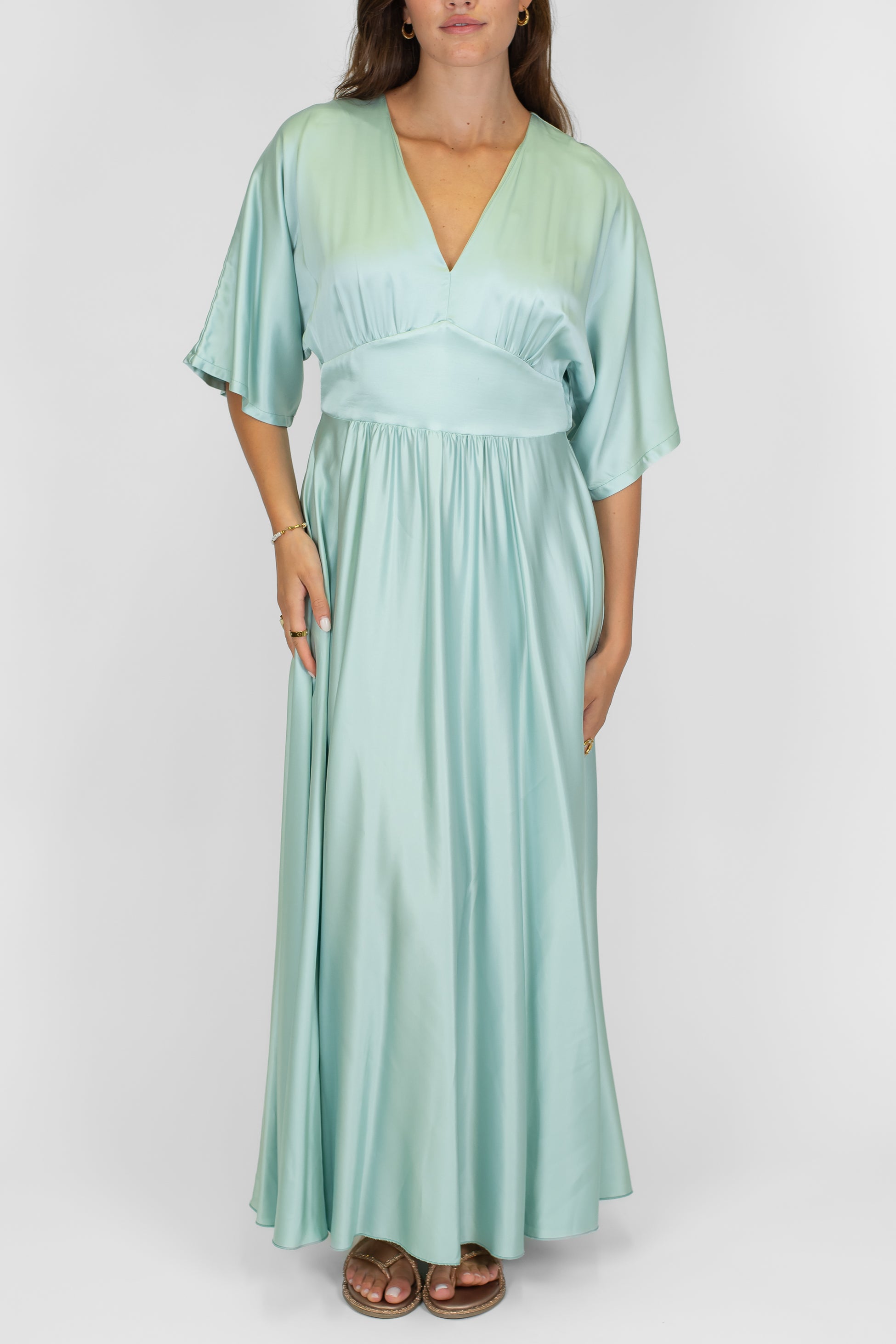 Tensione in - Abito lungo mezzamanica in viscosa con scollo a V ed allaccio sul retro