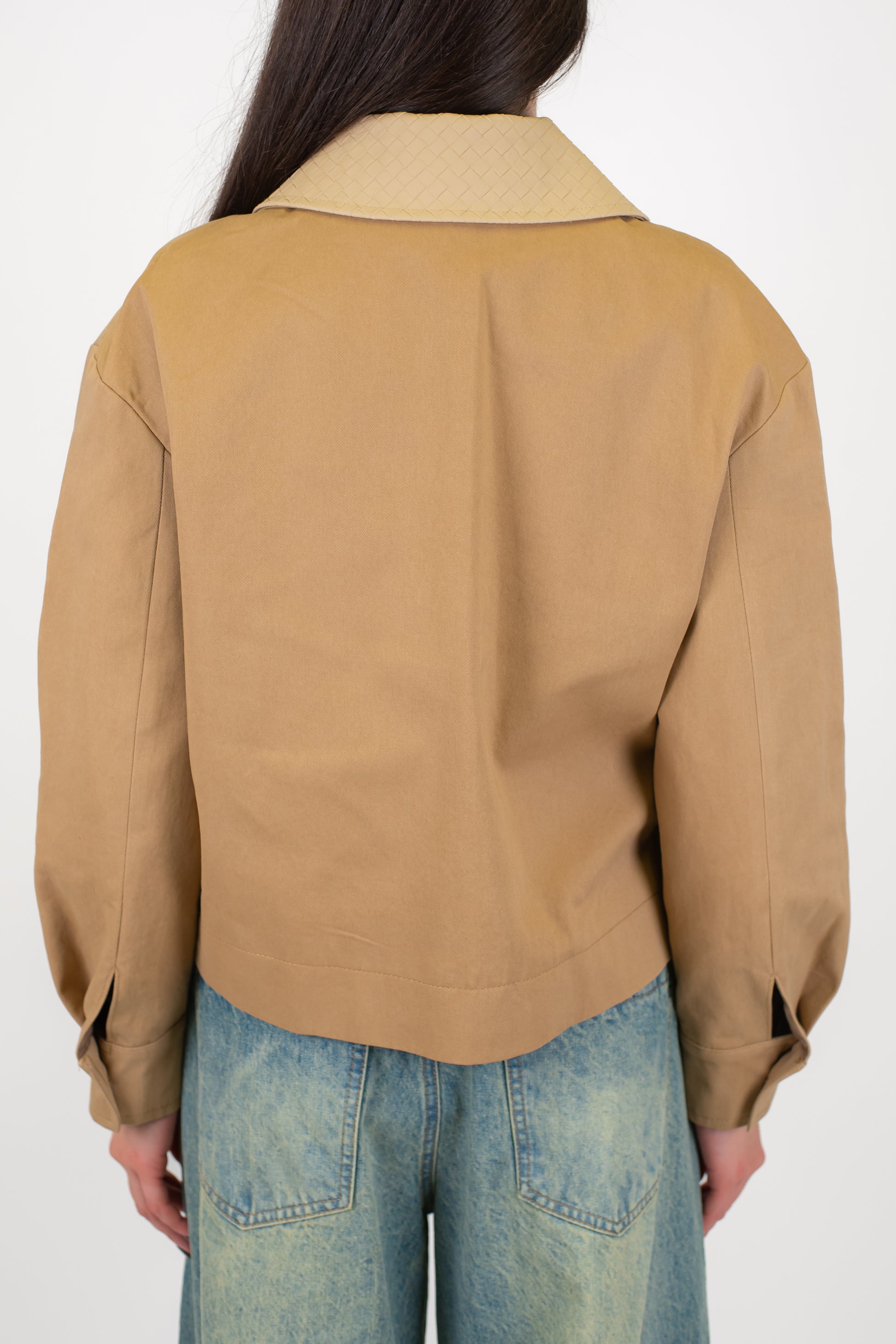 Tensione in - Giubbino in denim colorato con colletto in ecopelle