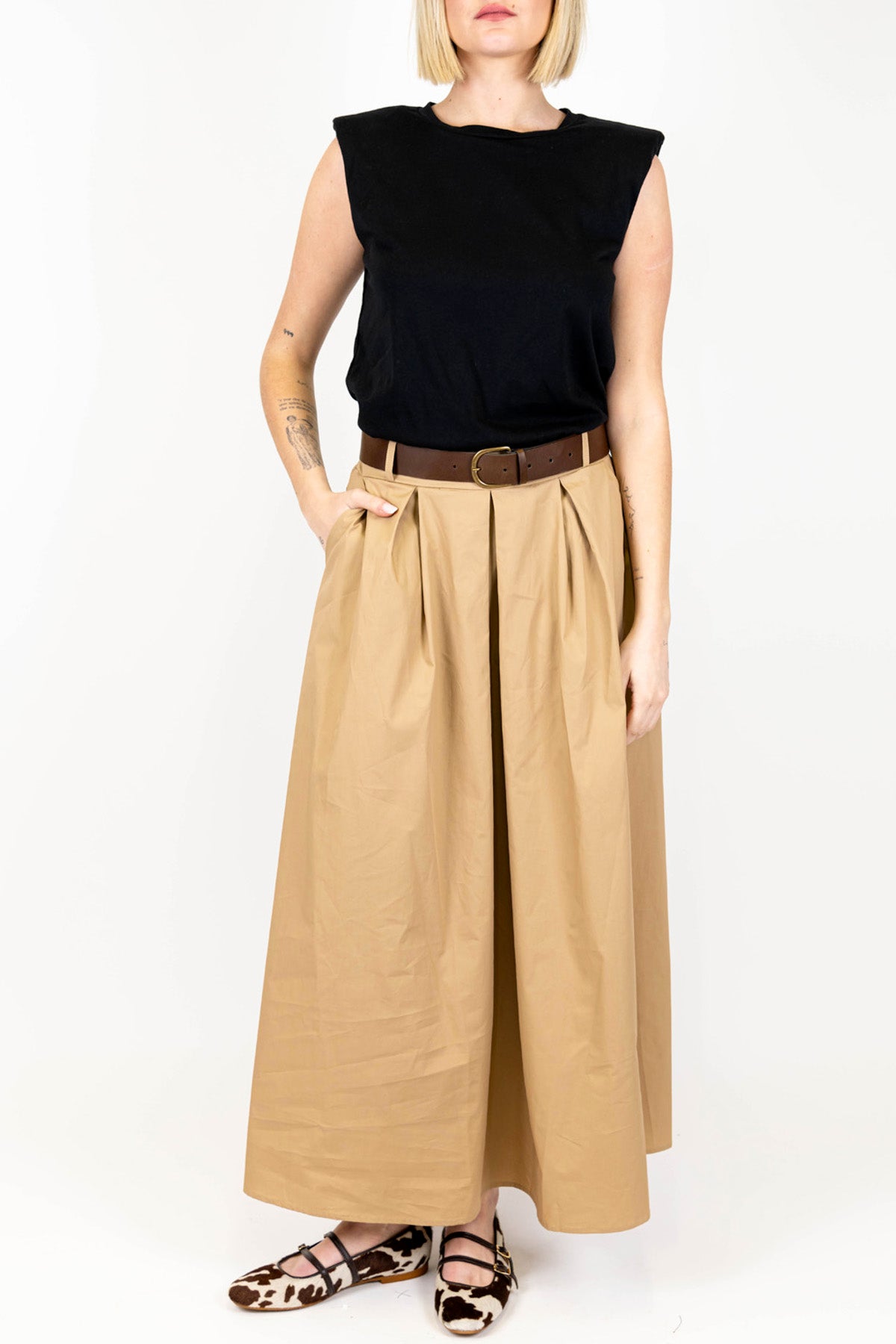 Tensione in - Abito lungo composto da blusa giromaniche e gonna con pinces