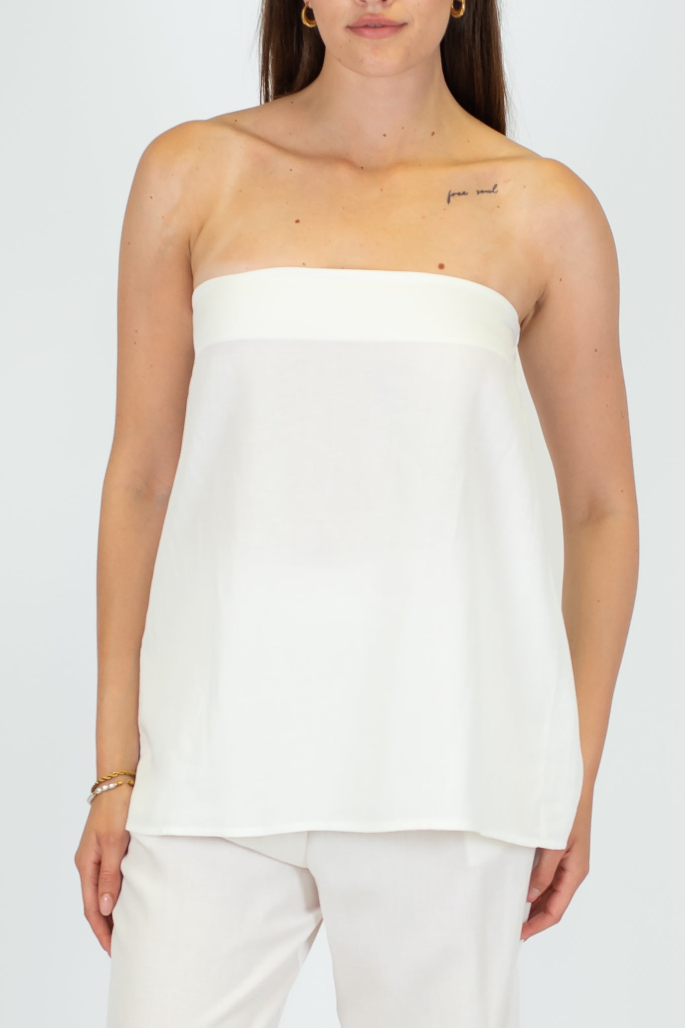 Tensione in - Coordinato in misto lino con top a fascia e pantalone palazzo con elastico sul retro