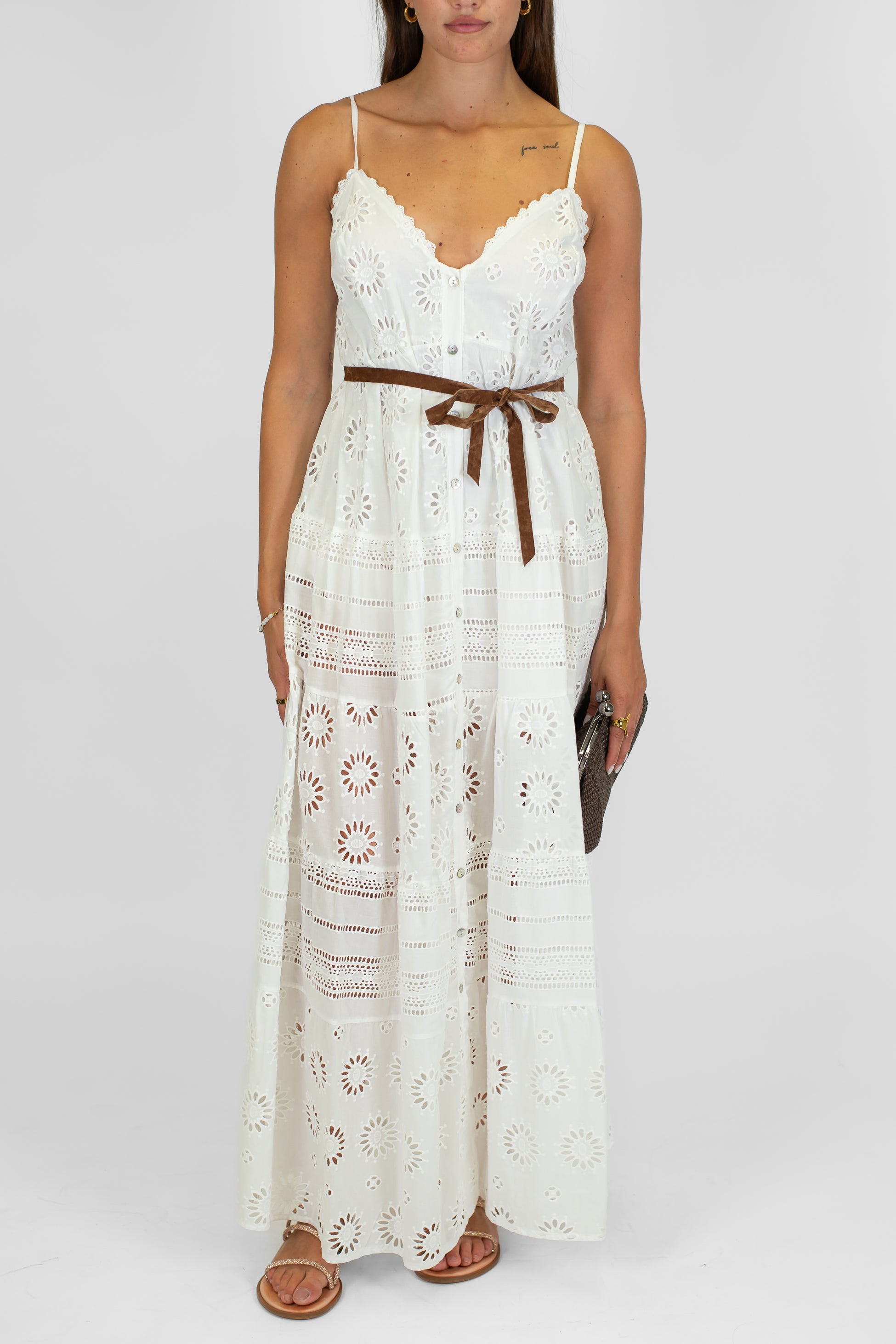 Tensione in Abito lungo in pizzo sangallo con bretelline e balze