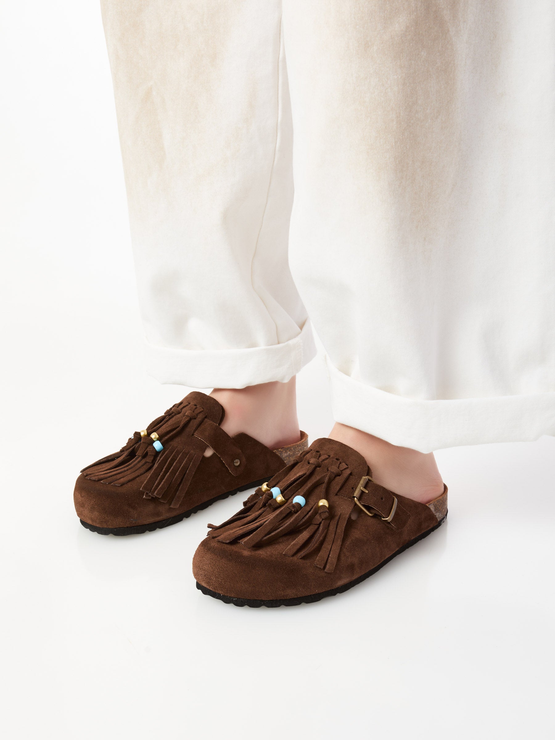 Ovyé - Sandalo in camoscio con frange e perline