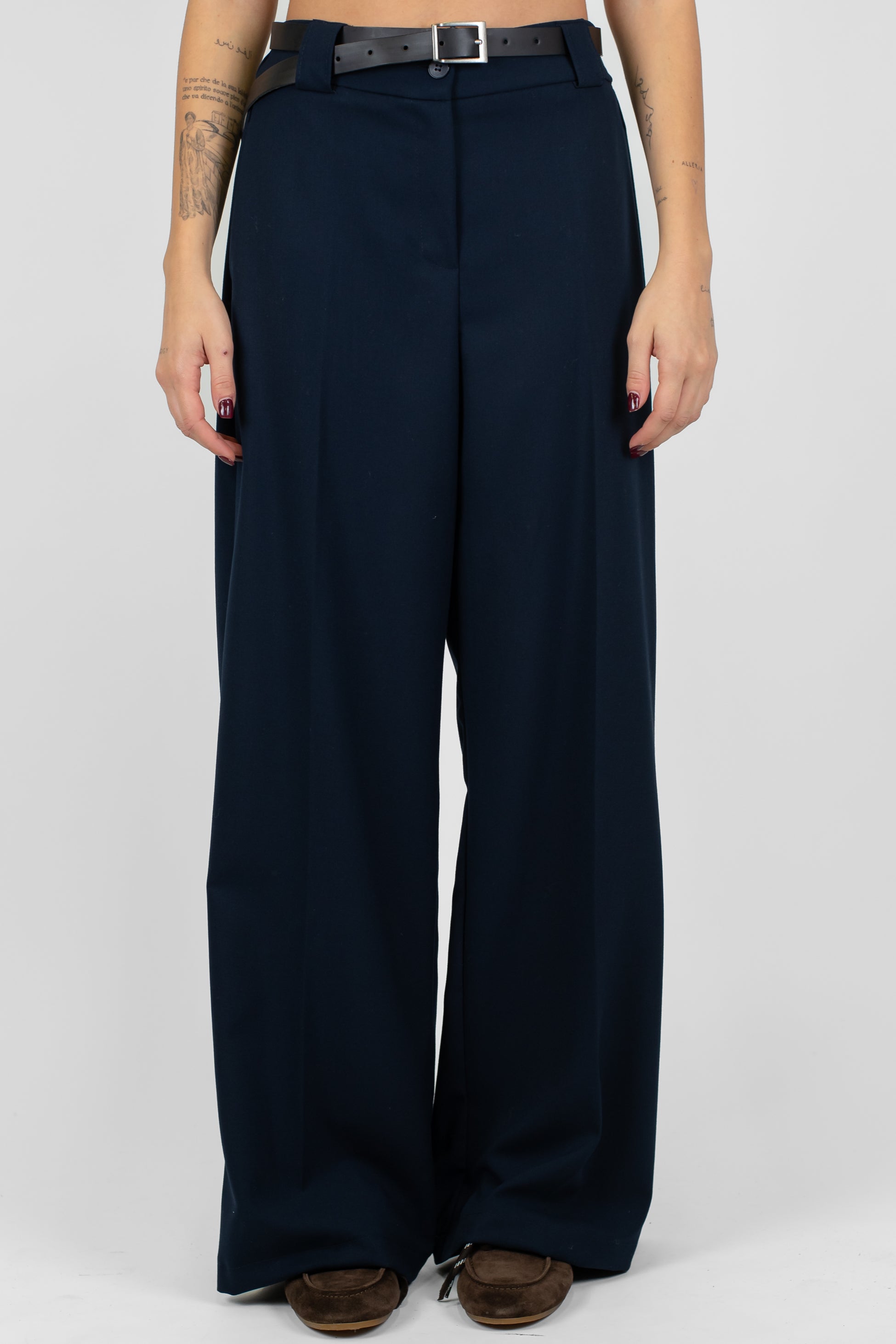 Tensione in - Pantalone palazzo con elastico sul retro