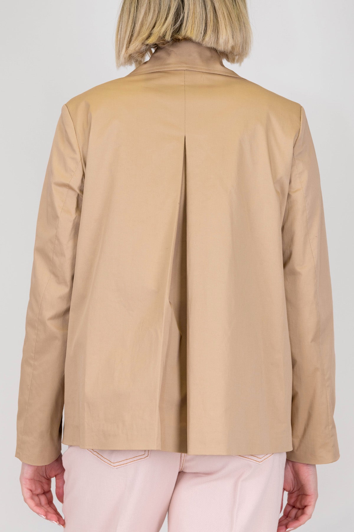 Maryley - Trench corto doppiopetto a sei bottoni con spilla