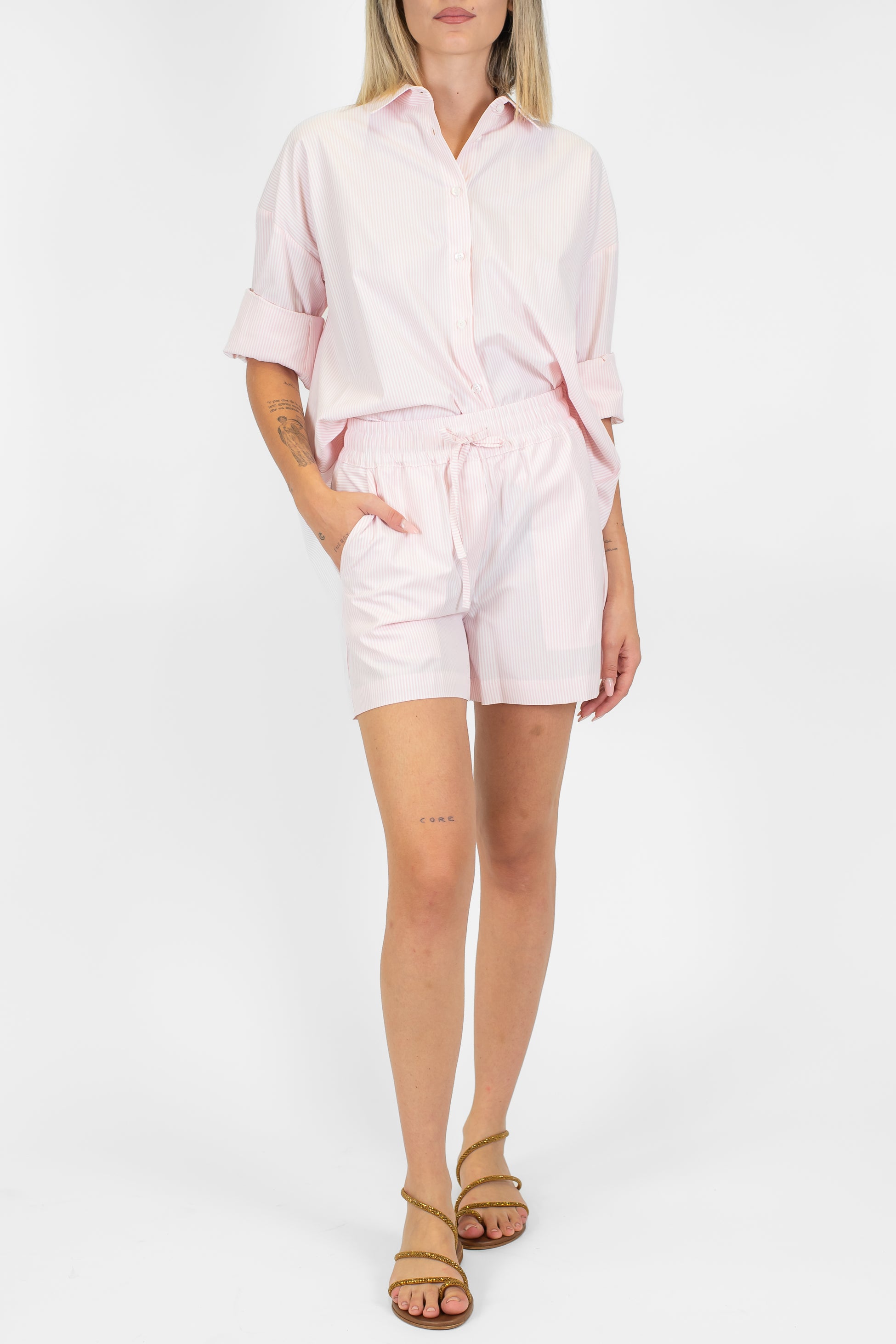 Tensione in - Coordinato camicia e shorts fantasia righe strette con coulisse