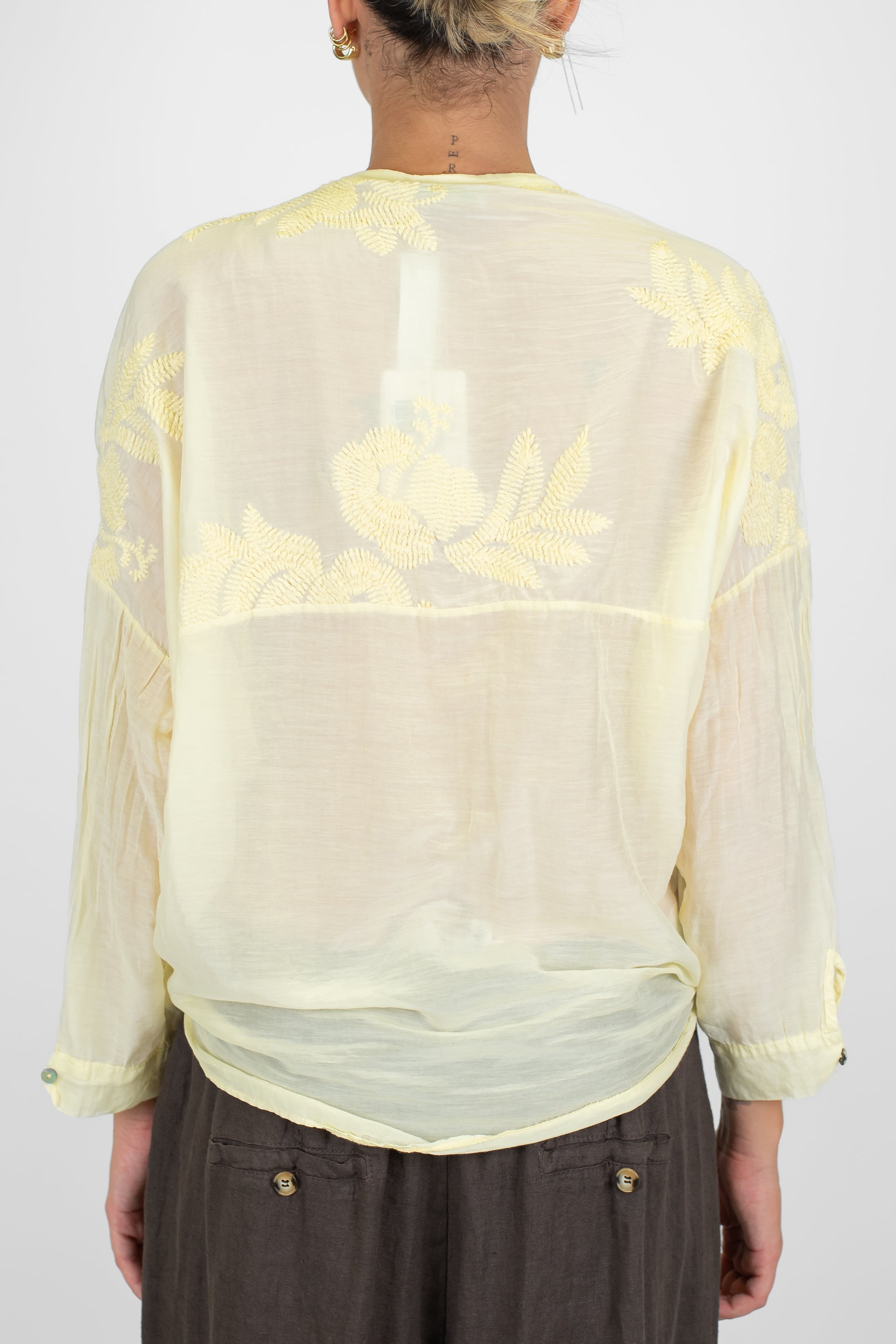 Motel - Camicia in misto seta con ricami tono su tono e collo coreano