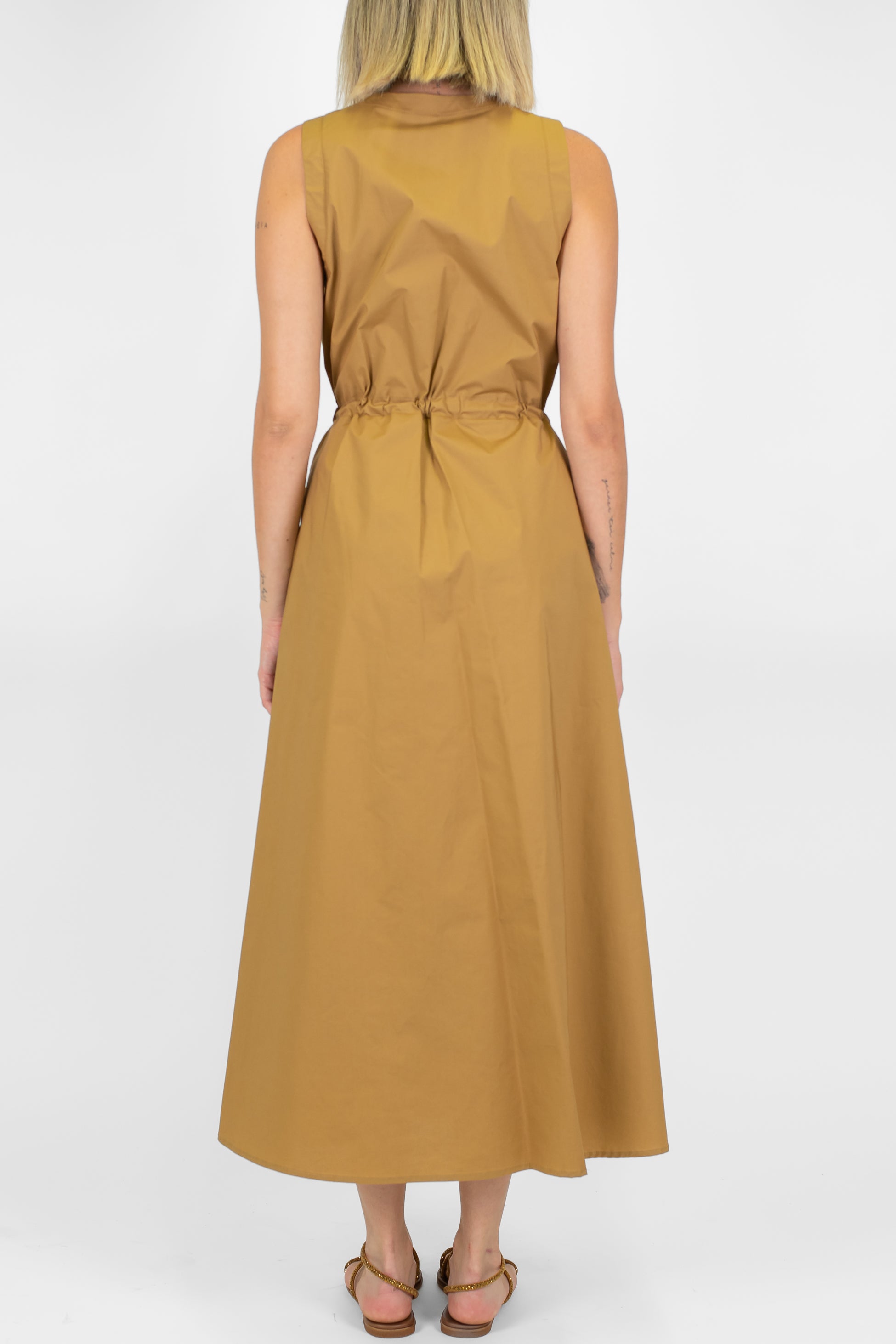 Tensione in - Abito giromaniche con coulisse in vita