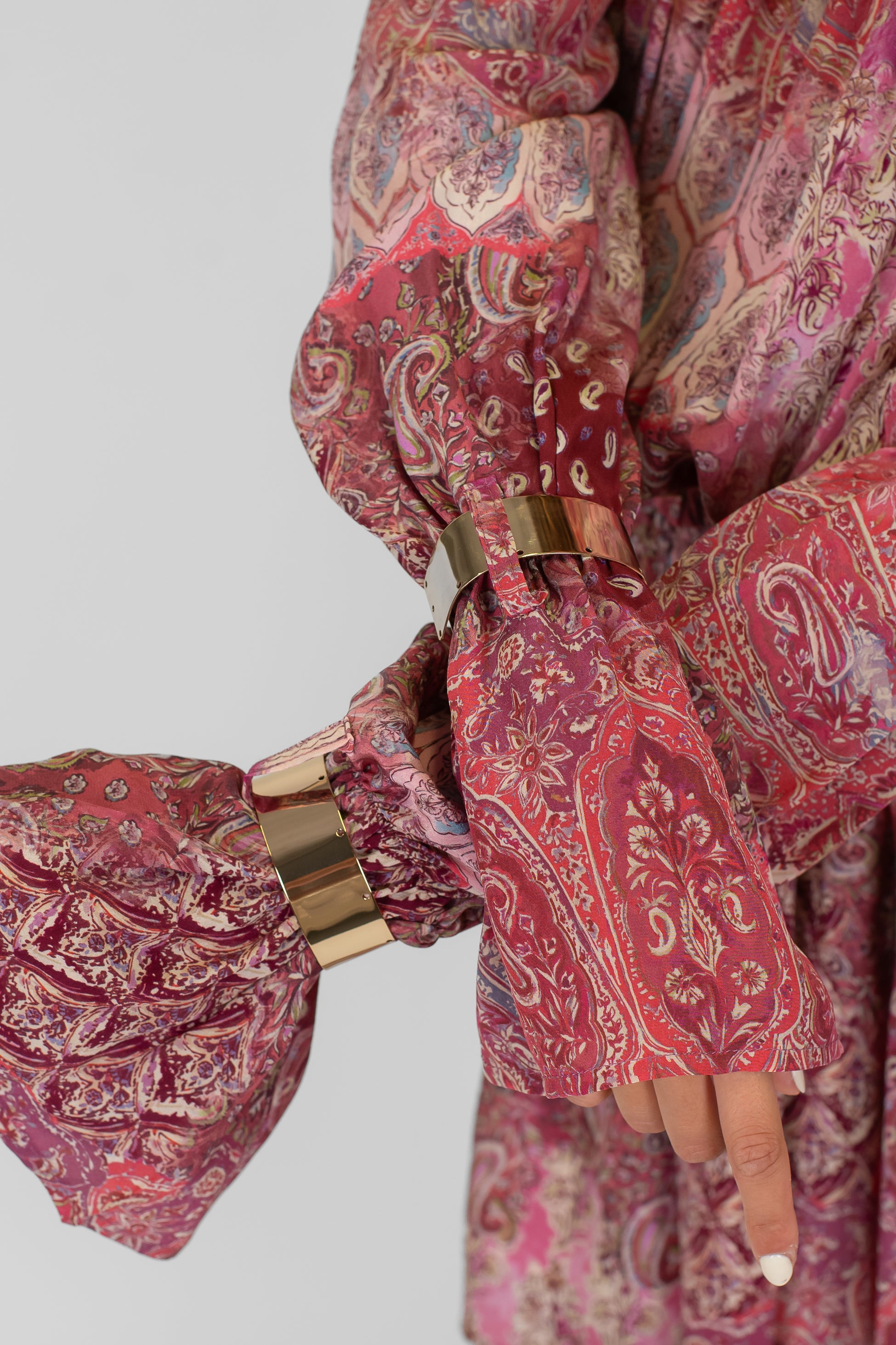 Motel - Abito corto multicolor in misto viscosa e lino con scollo shiffer con bracciali ai polsi