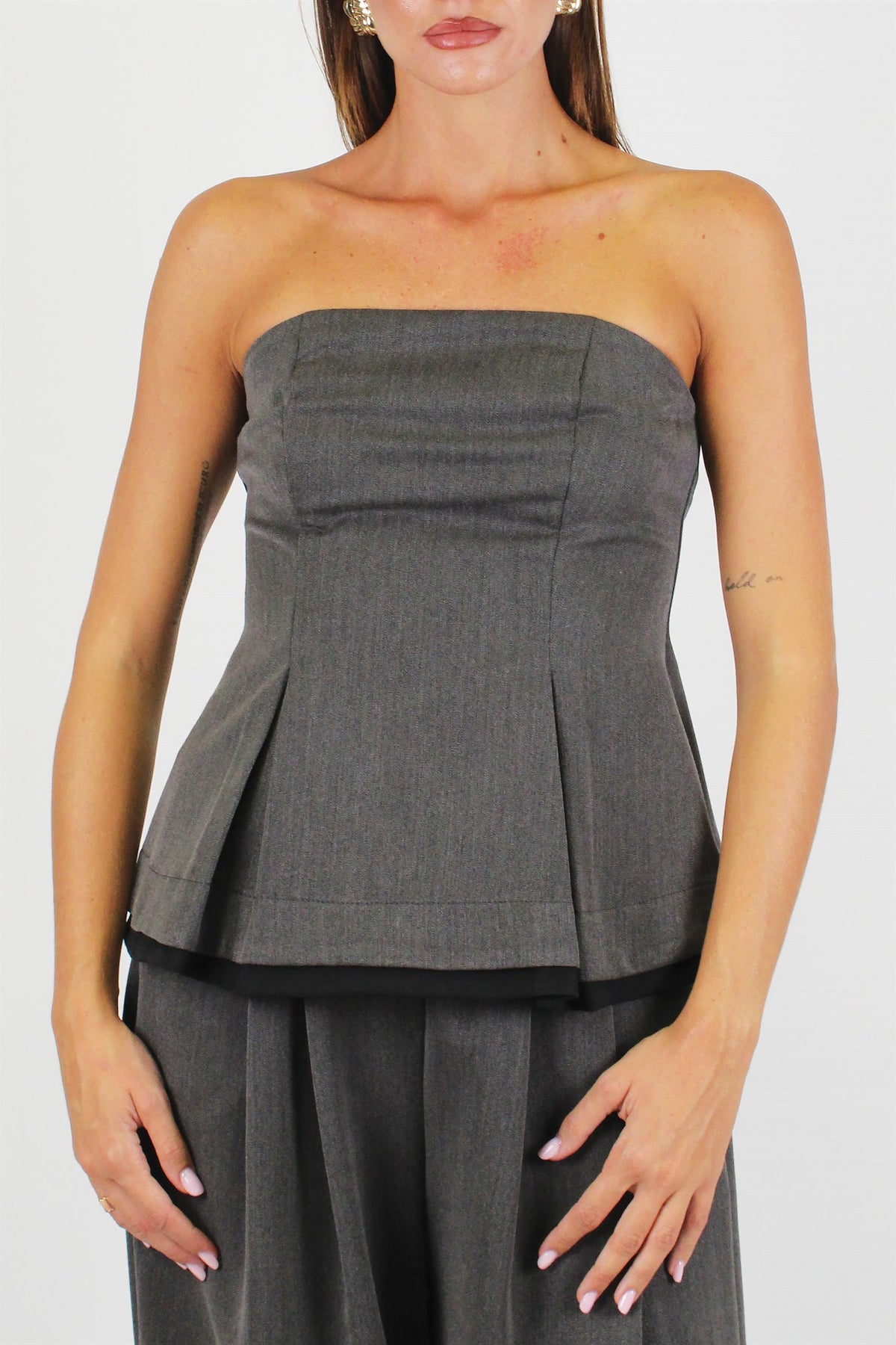 Maryley - Top a fascia con chiusura a zip sul retro e fondo svasato a contrasto