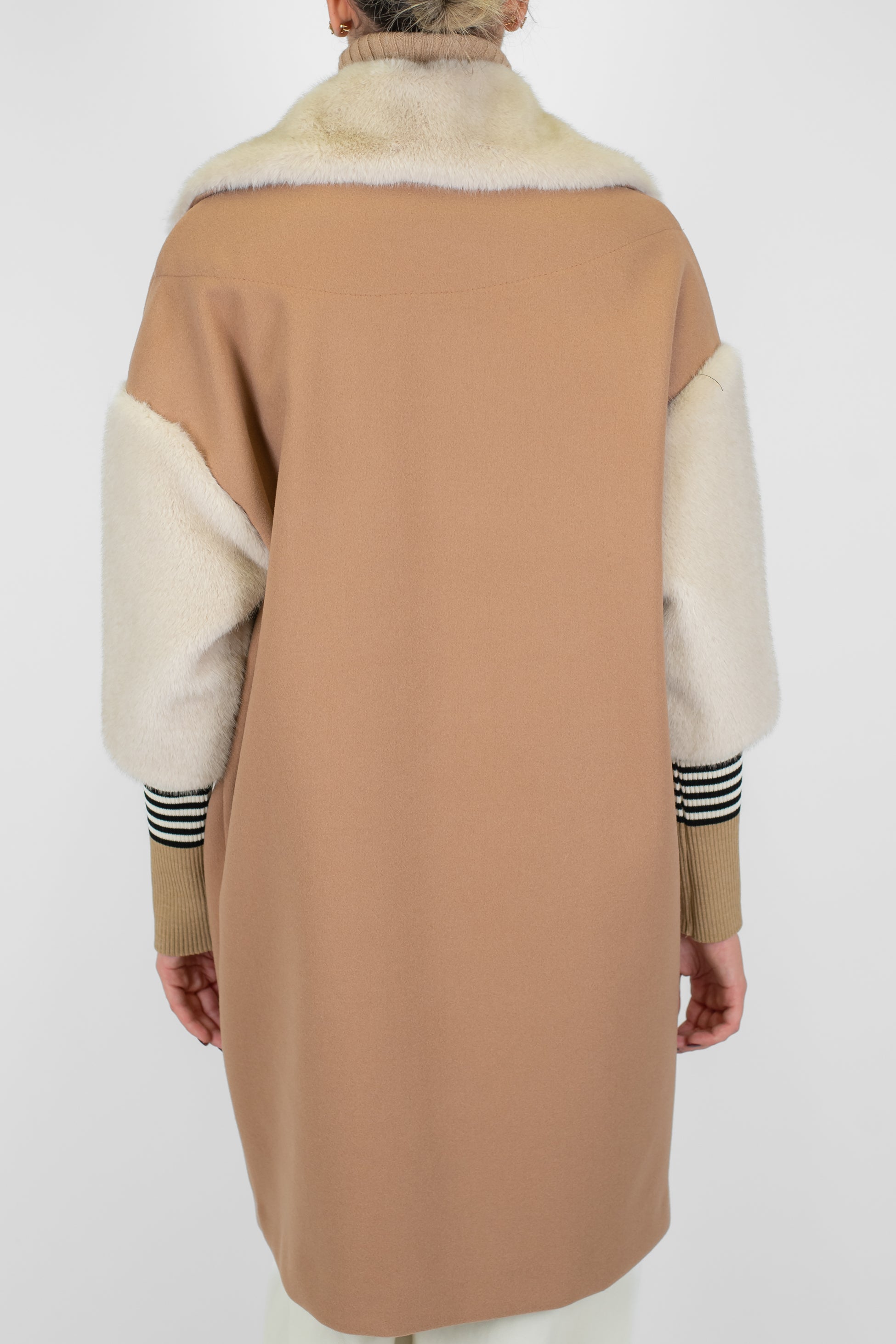 Maryley - Cappotto over monopetto con dettagli in ecopelliccia