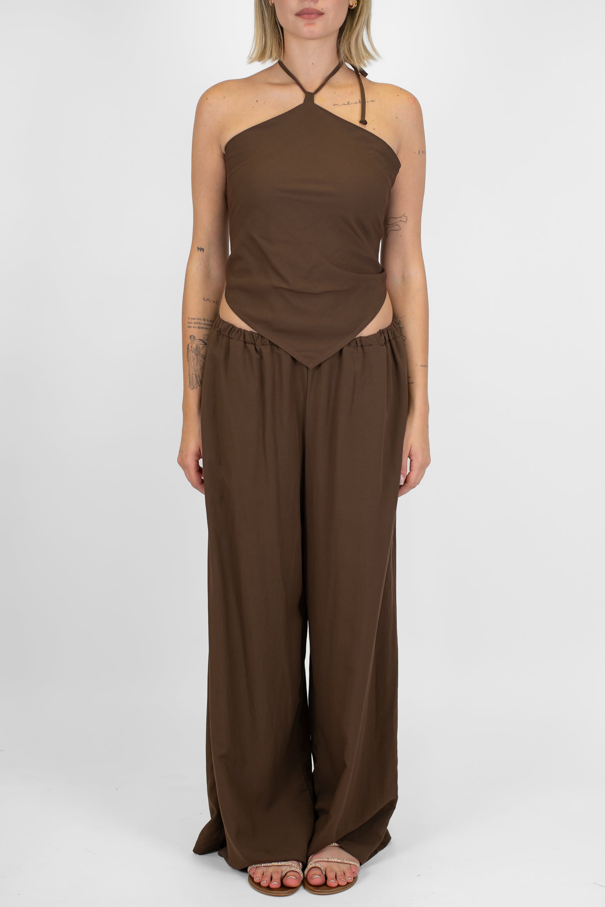 Tensione in - Coordinato in misto lino con allaccio sul retro e pantalone palazzo con elastico in vita