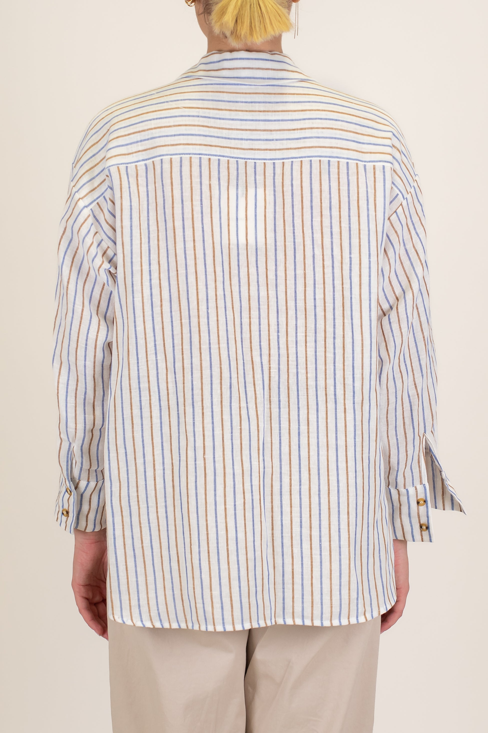 Tensione in - Camicia a righe in misto lino con taschino