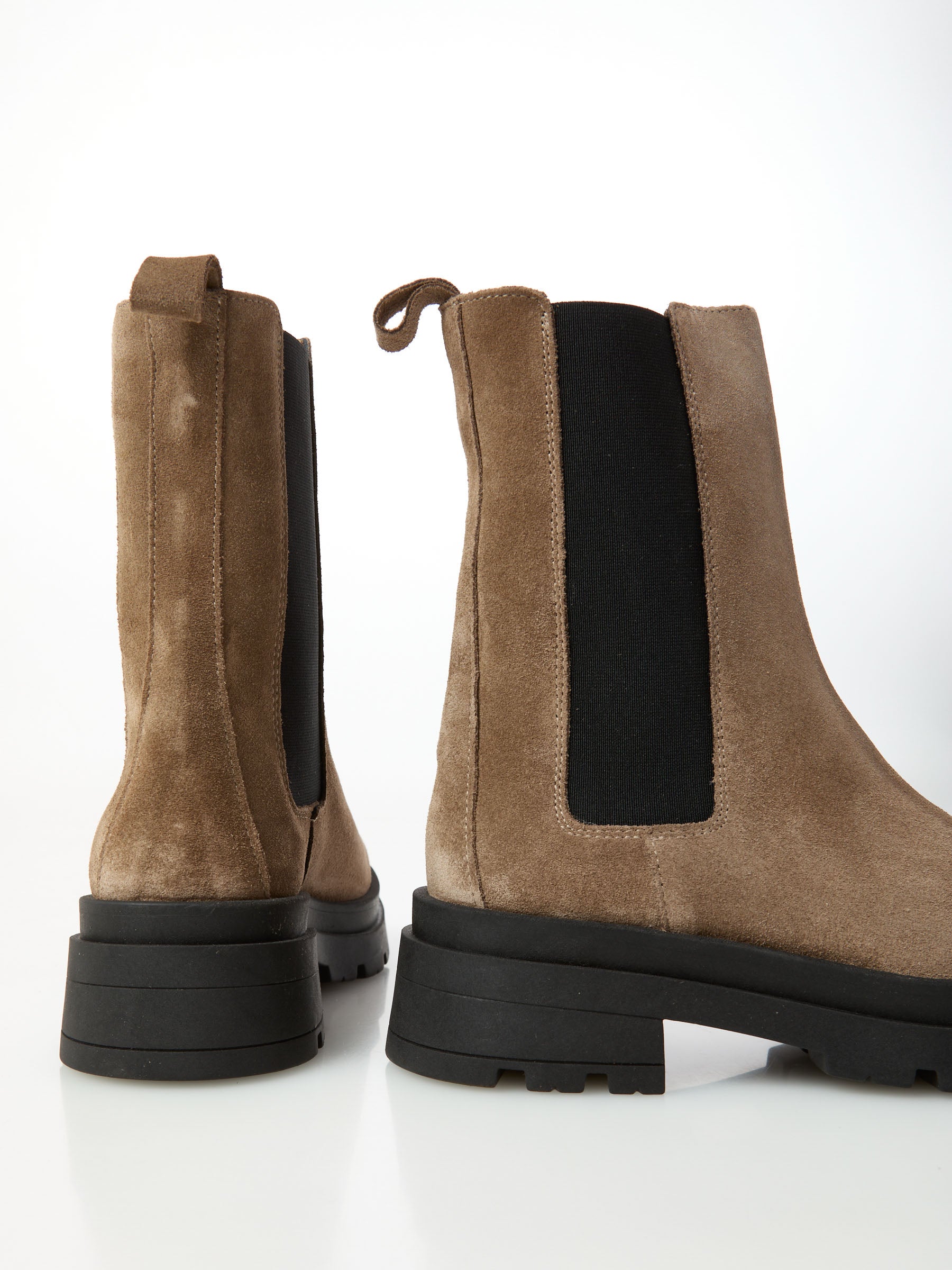 Ovyé - Stivaletto chelsea in camoscio