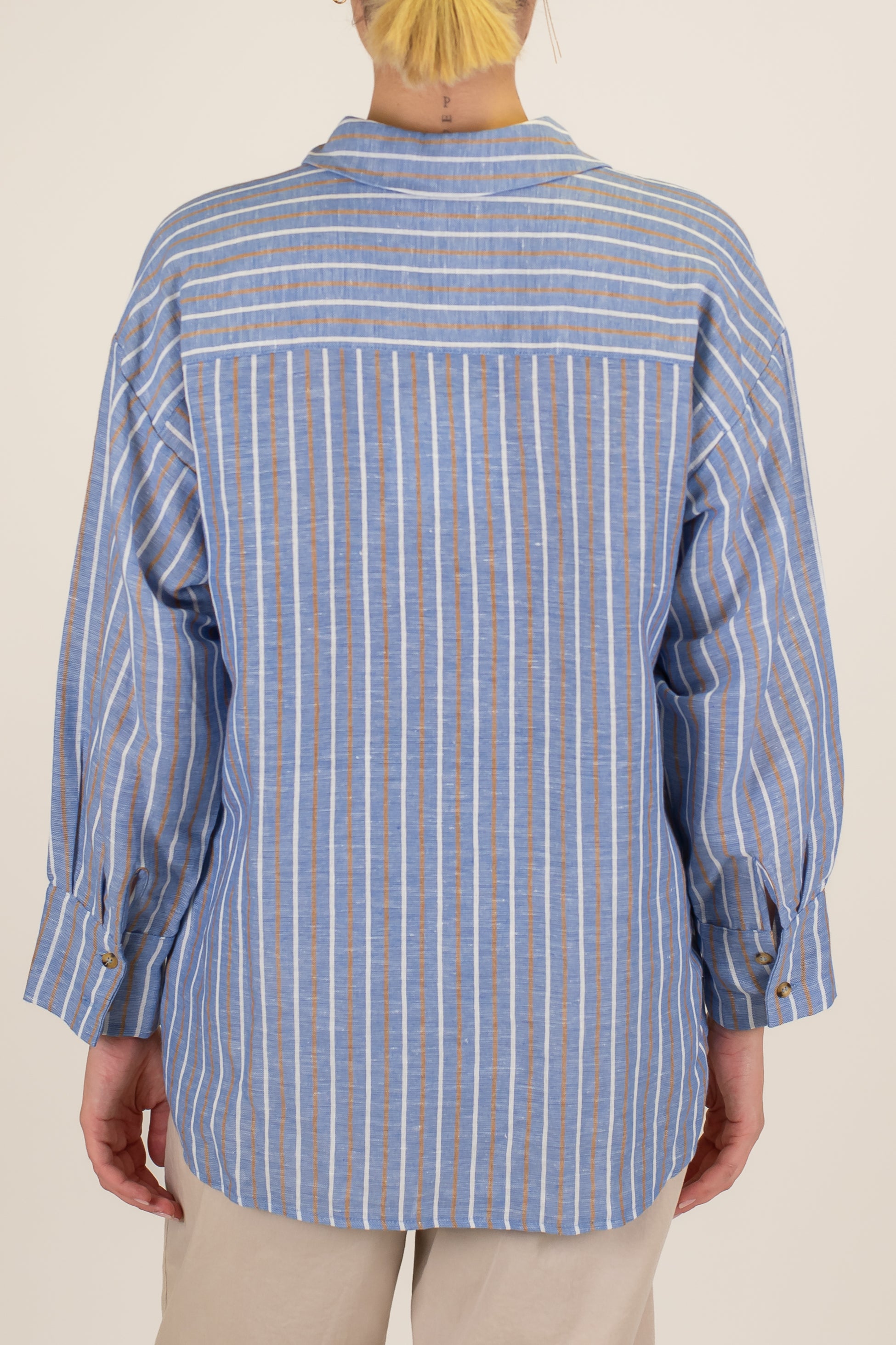 Tensione in - Camicia a righe in misto lino con taschino